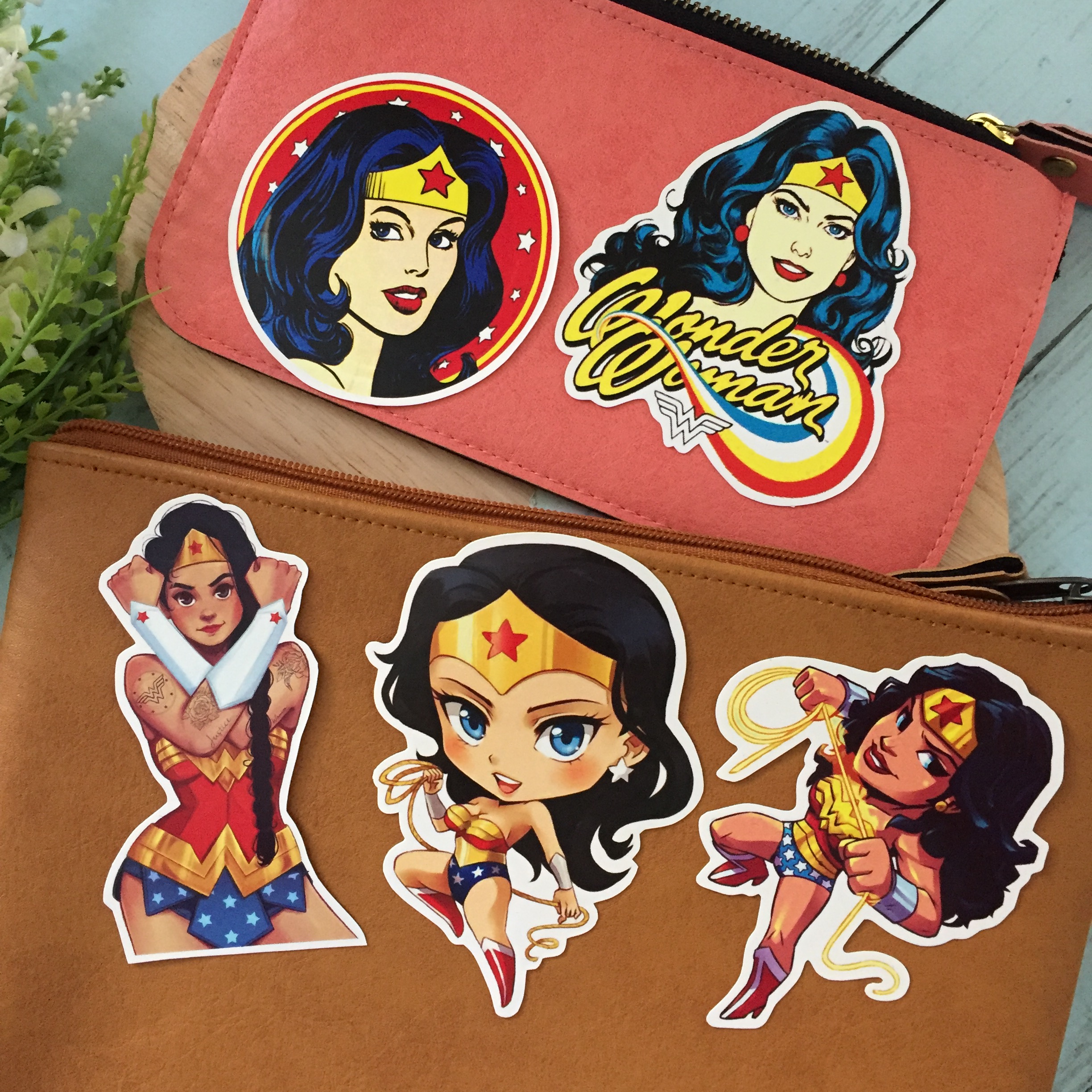 วันเดอร์วูแมน สติกเกอร์ เคลือบกันน้ำ ติดกระเป๋าเดินทาง มอเตอร์ไซด์ Laptop เคสโทรศัพท์ กระบอกน้ำ Waterproof Decal Sticker