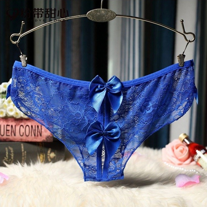 NA063 กางเกงในเซ็กซี่ กางเกงในเอวต่ำเป็นผ้าลูกไม้บางๆเนื้อนิ่ม รุ่นนี้เป็นแบบเปิดเป้าด้านหน้าประดับโบว์สวยๆตามภาพสินค้าจริงเลยค่ะ ***เอวต่ำพอดีหุ่น