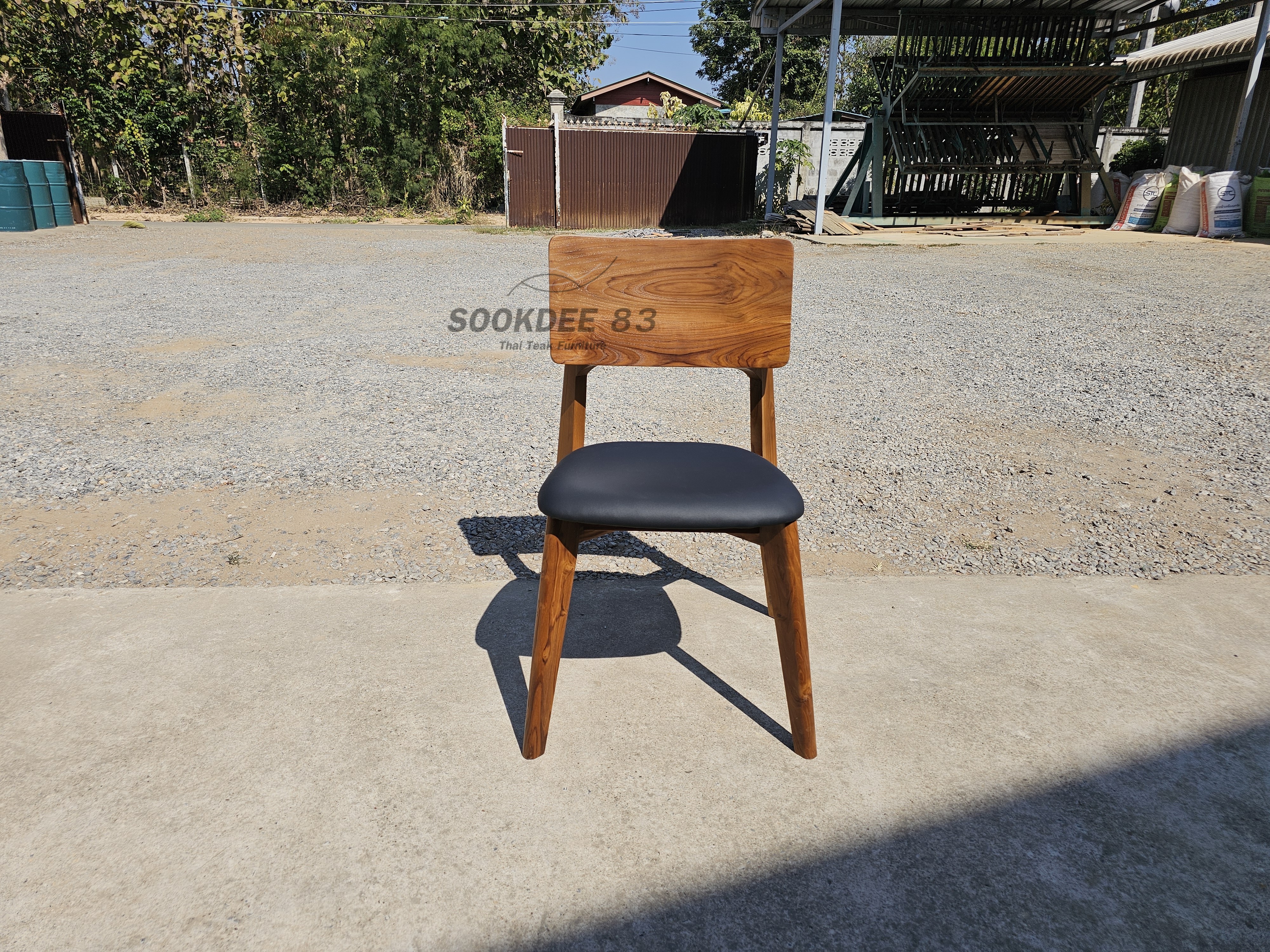 เก้าอี้โรบอทขาเหลี่ยมมีเบาะ