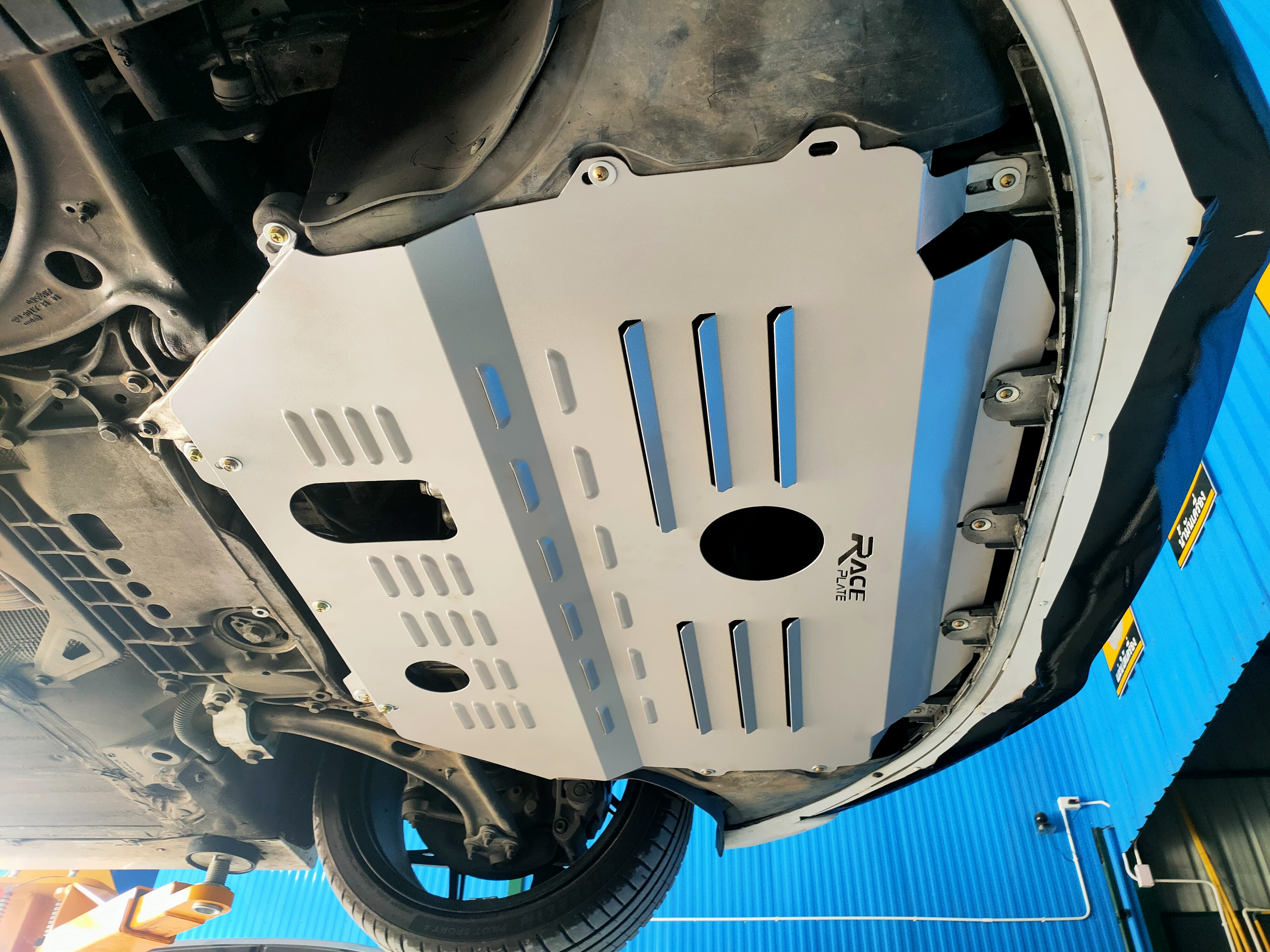 แผ่นปิดใต้ห้องเครื่องอลูมิเนียม Audi TT MK2 2006-14 Raceplate_Undertray