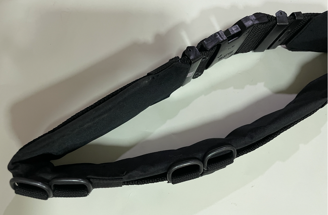 สายโยงบ่า หน้ากว้าง ดำ + เข็มขัดสนามนวม ดำ