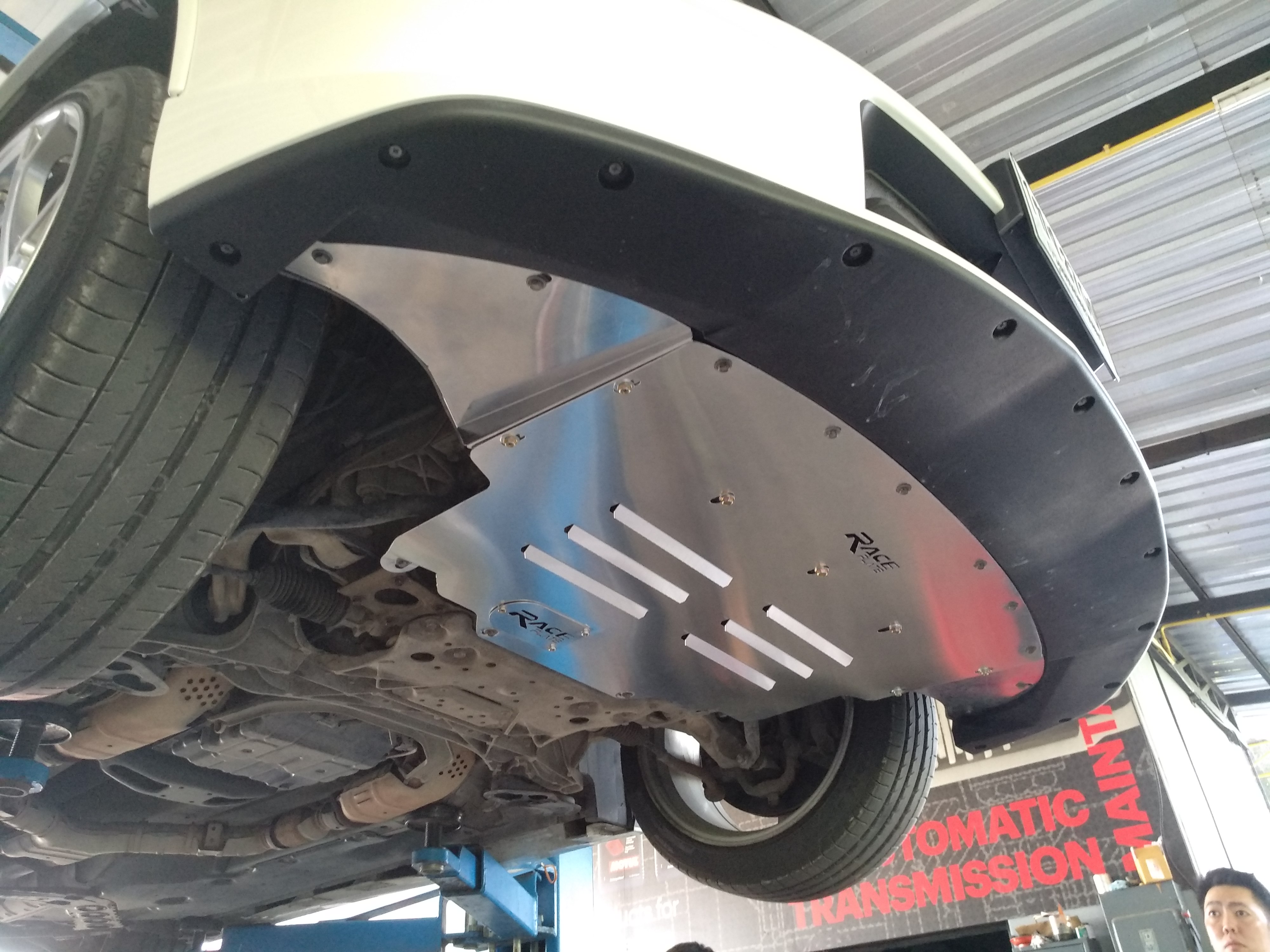 แผ่นปิดใต้ห้องเครื่องอลูมิเนียม Nissan 370Z Nismo Version Raceplate_Undertray