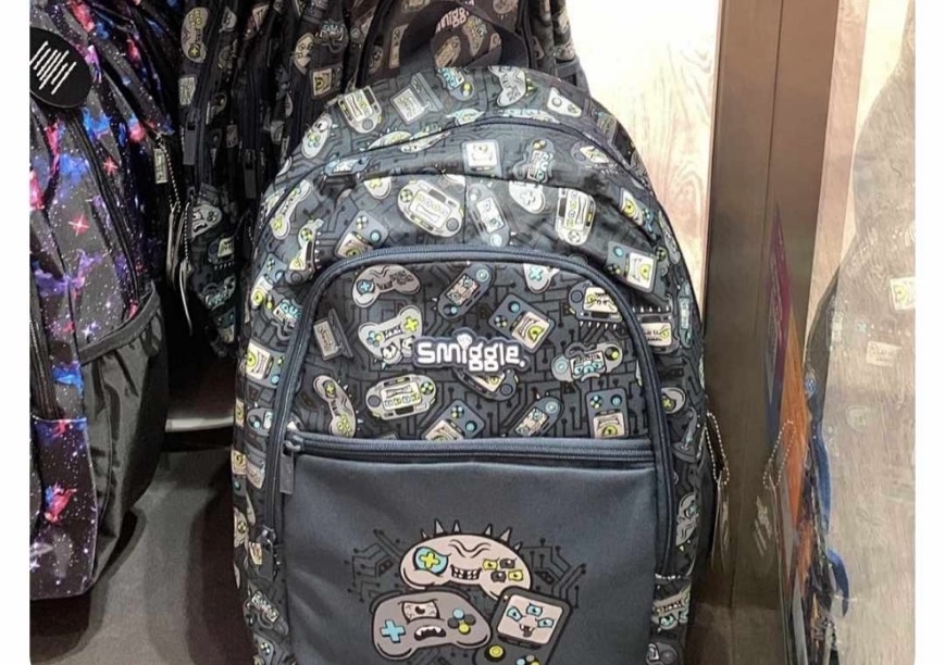 กระเป๋าสะพาย เป้ smiggle Backpack- เกมส์ เทา