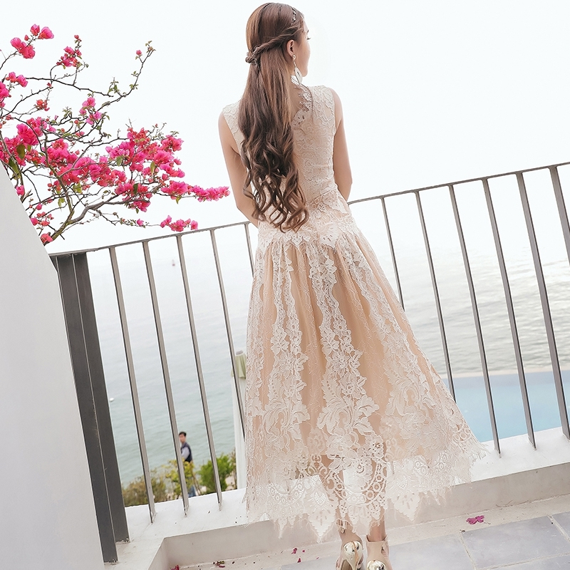 ชุดเดรสยาว ผ้าลูกไม้สีครีม สุดสวย ส่งฟรี