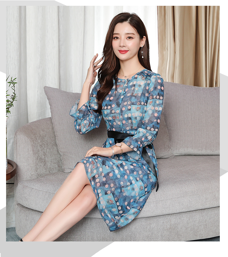 ชุดเดรสผ้าชีฟองเนื้อดี นิ่มลื่น พิมพ์ลายตามแบบโทนสีฟ้าน้ำเงิน ส่งฟรี ems