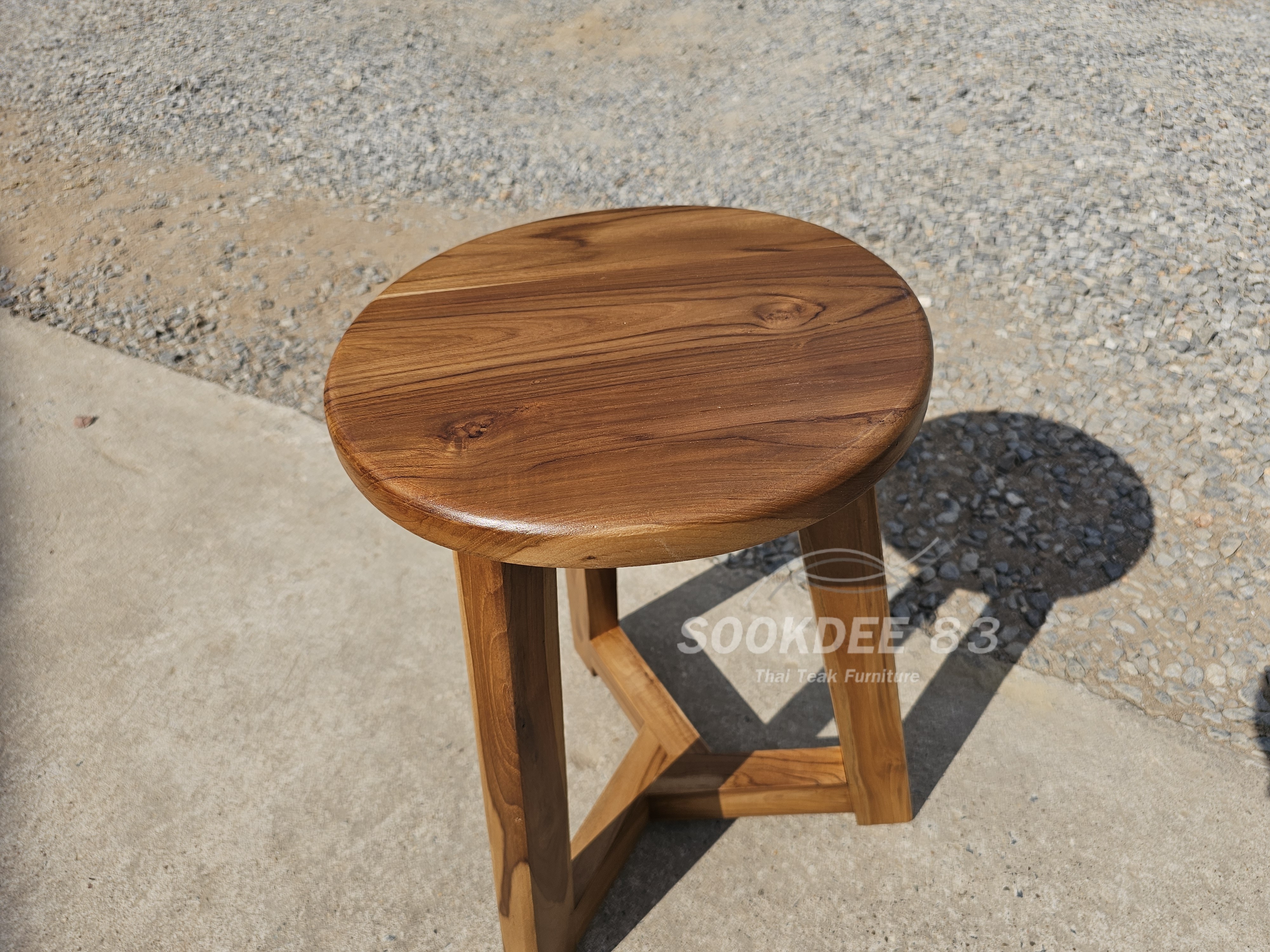 เก้าอี้กลมมินิมอลขาเบ๊นซ์