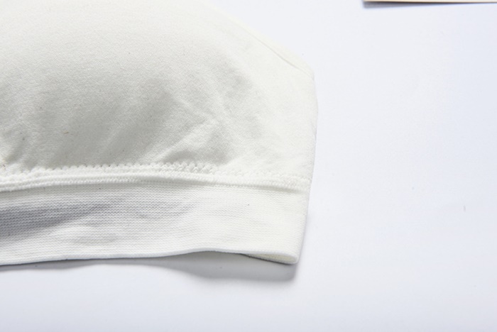 NA212 สปอร์ตบราเซ็กซี่ ตัวบราเป็นผ้ายืดเนื้อละเอียดนิ่ม ตรงหน้าอกด้านในเป็นฟองน้ำสามารถถอด-ใส่ได้ตามรูปถ่ายสินค้าจริงเลยค่ะ