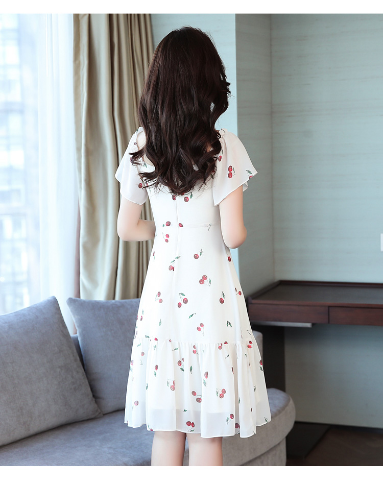 ชุดเดรสผ้าชีฟองเนื้อดี สีครีม พิมพ์ลาย cherry สีแดง น่ารักมากค่ะ ส่งฟรี ems