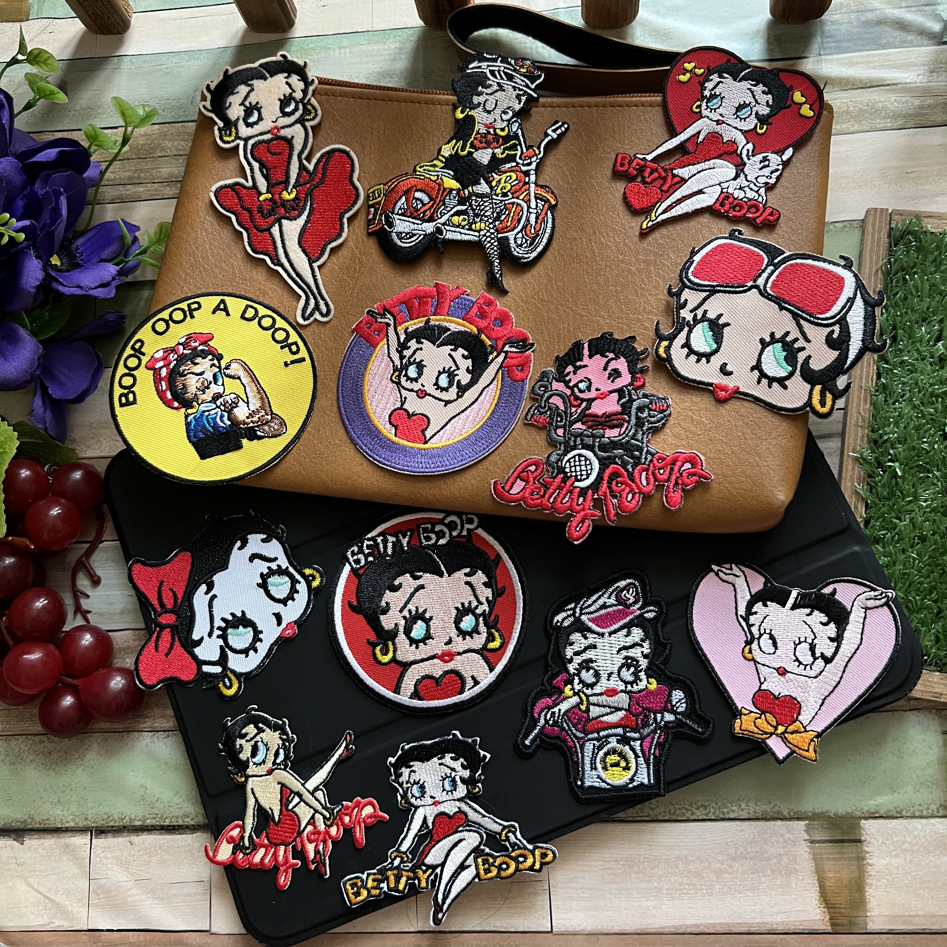 Betty Boop การ์ตูน ตัวรีดติดเสื้อ อาร์มรีด อาร์มปัก ตกแต่งเสื้อผ้า หมวก กระเป๋า แจ๊คเก็ตยีนส์ Movie Embroidered Iron on Patch