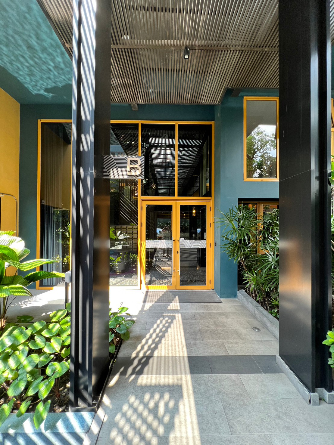 ขายเดอะ เบส สุขุมวิท 50 ขนาด 2 ห้องนอน บีทีเอส อ่อนนุช