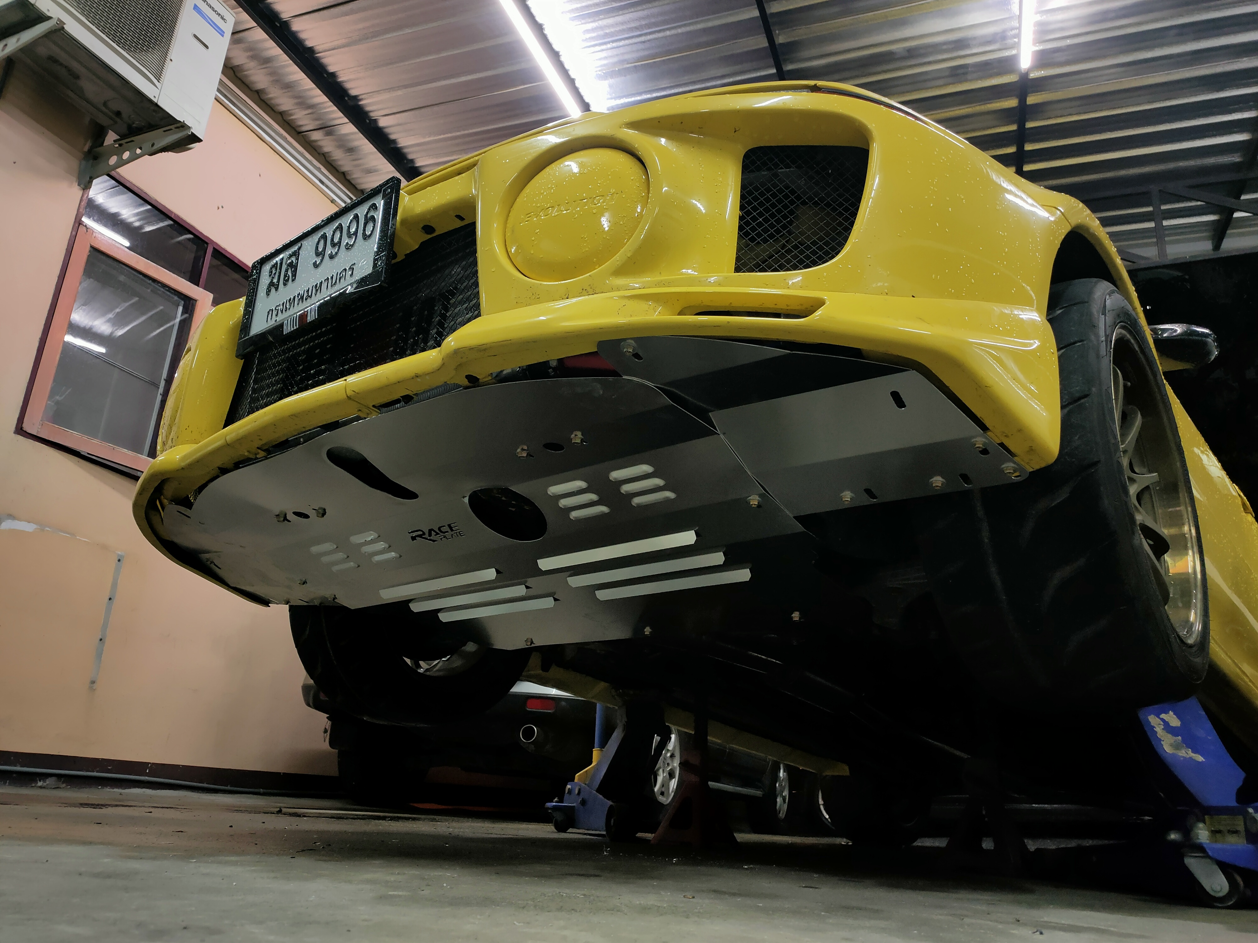 แผ่นปิดใต้ห้องเครื่องอลูมิเนียม Mitsubishi Lancer Evolution 456 Raceplate_Undertray