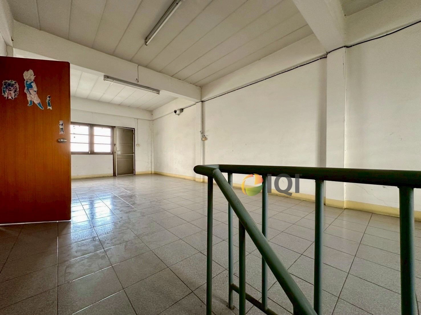 ขายอาคารพาณิชย์ 5 ชั้น 2 คูหาติดกัน ถนนหนามแดง - บางพลี ใกล้รถไฟฟ้า 2 สาย และใกล้ทางด่วน