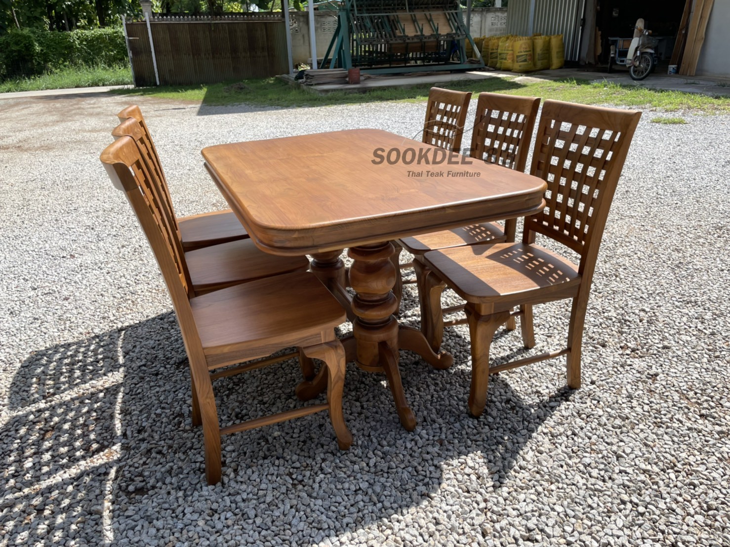 ชุดโต๊ะกินข้าววงรีหรือสี่เหลี่ยม 1.5 ม. เก้าอี้พนักสก๊อต 6 ตัว