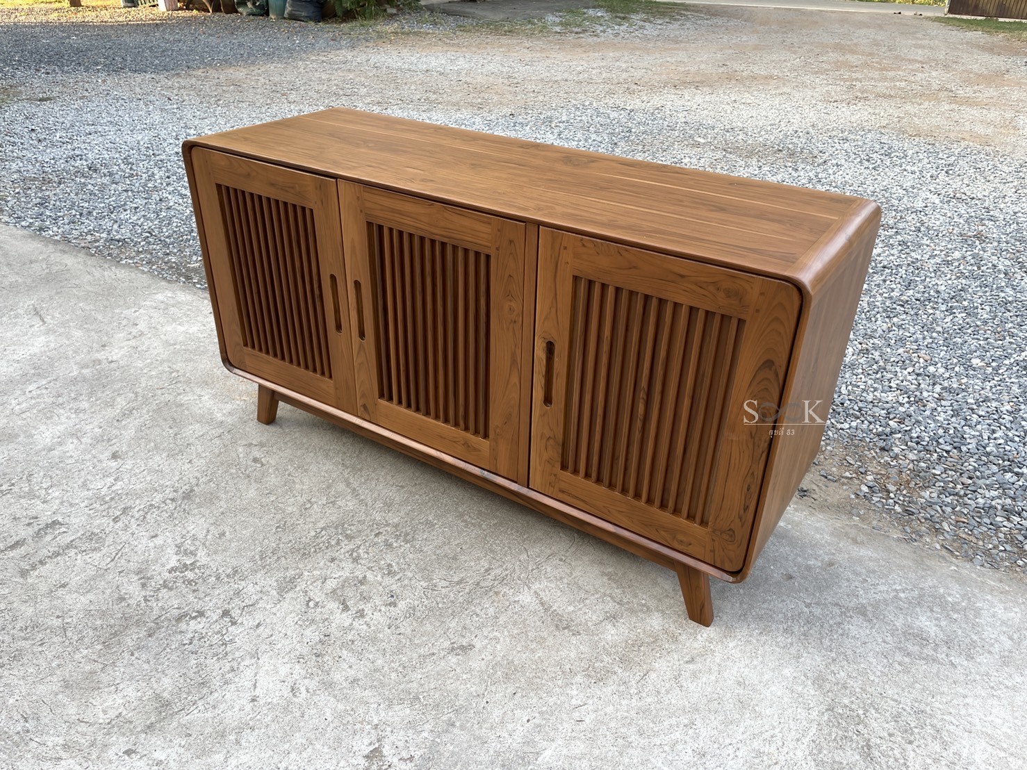 ตู้เก็บของบานซี่ มีขา