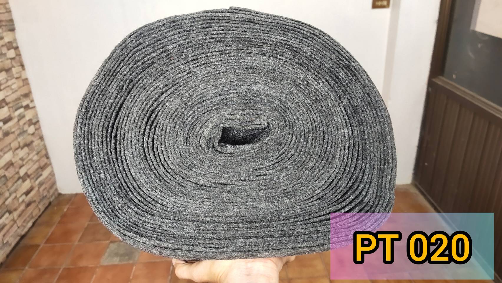 พรมอัดเรียบ สีเทาดำ รุ่น PT020 หนา 4 มิล กว้าง 1.5 เมตร