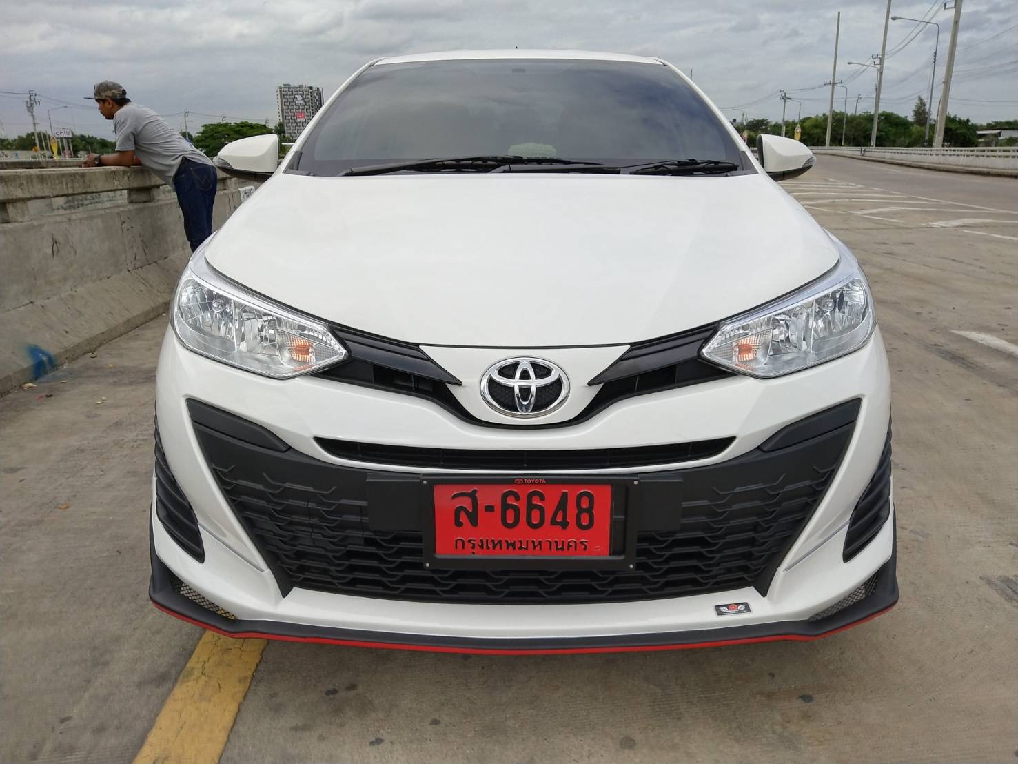 ชุดแต่ง Yaris 5 ประตู รุ่น Rider แบบท่อ ชุด 4 ชิ้น