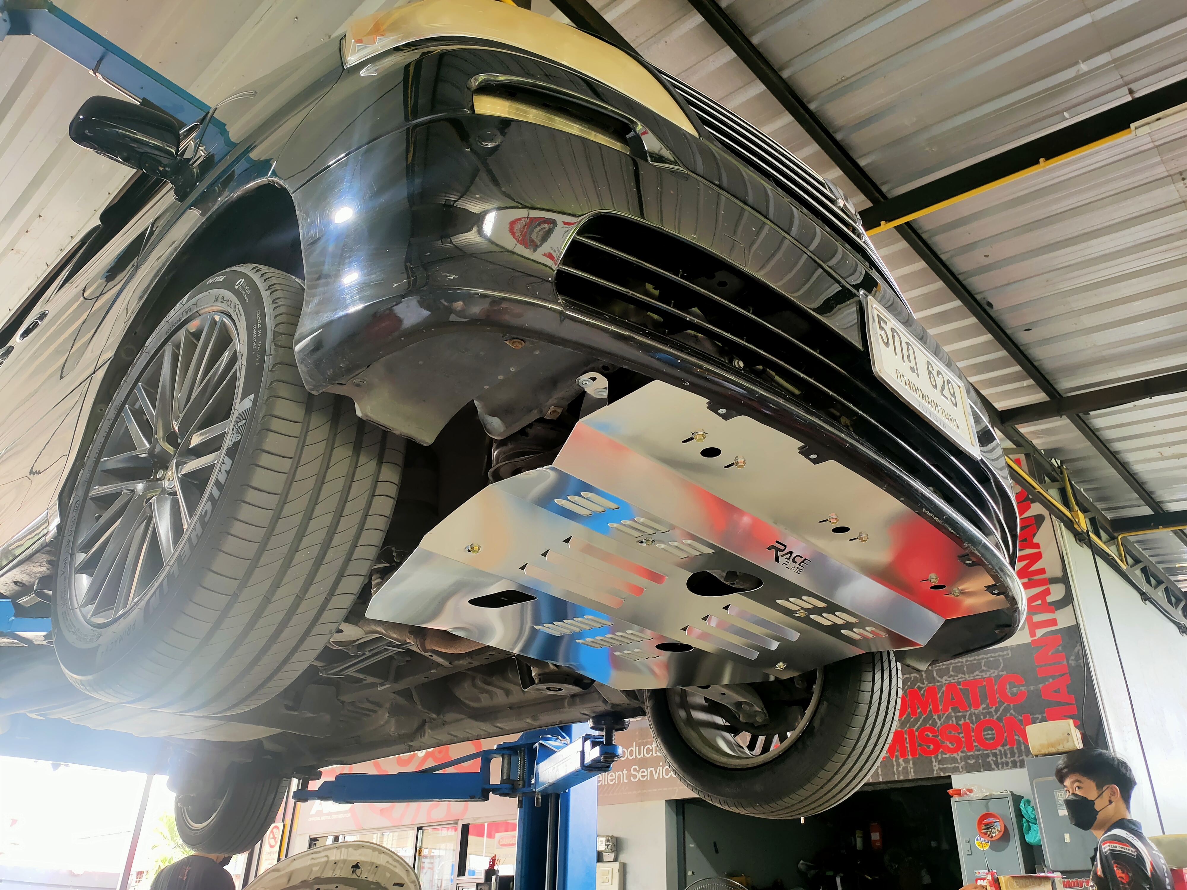 แผ่นปิดใต้ห้องเครื่องอลูมิเนียม Toyota Alphard 10 Raceplate_Undertray