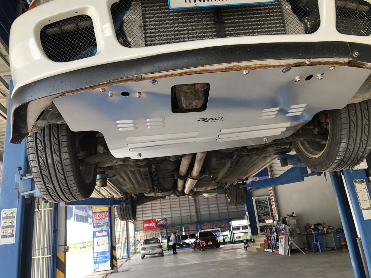 แผ่นปิดใต้ห้องเครื่องอลูมิเนียม Mitsubishi Lancer Evolution 123 Raceplate_Undertray