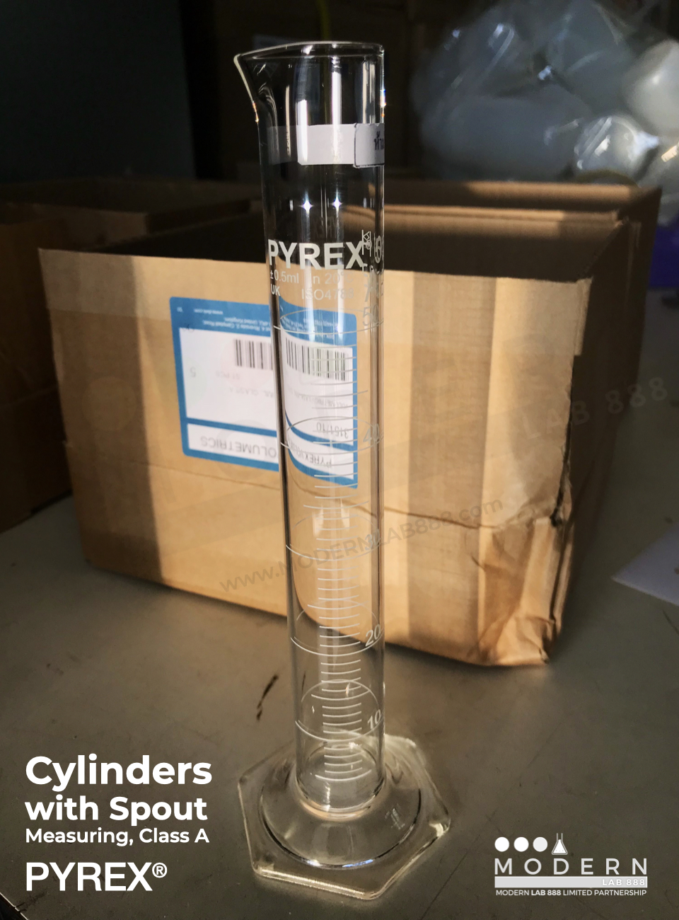กระบอกตวง / Cylinders with Spout, Measuring, Class A, PYREX