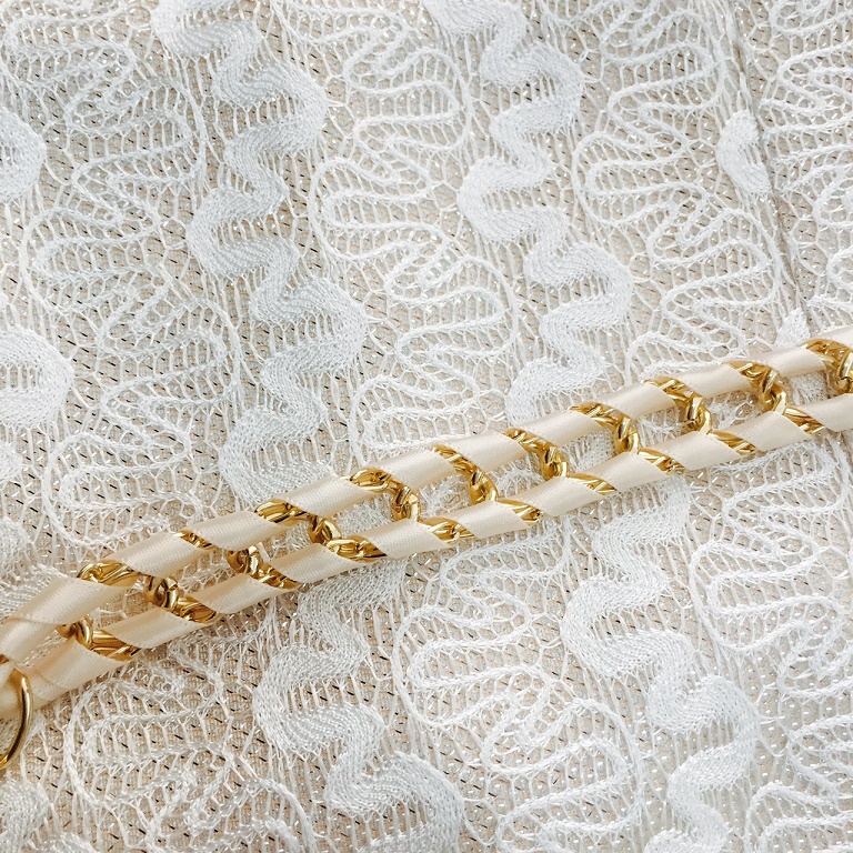 ชุดเดรสแขนกุดผ้าไหมสีเงิน ส่งฟรี ems