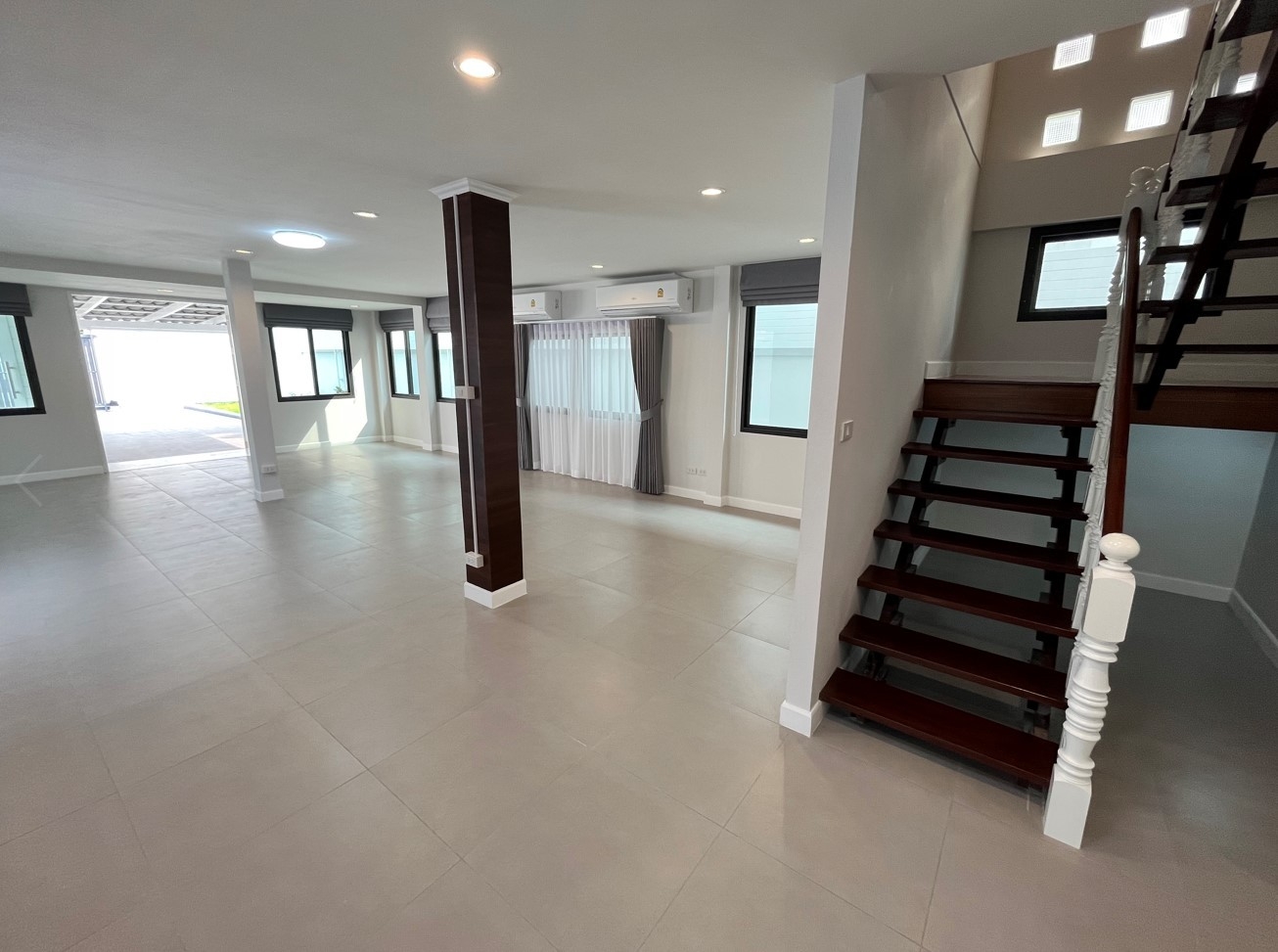 ให้เช่า บ้านเดี่ยว ซอย พหลโยธิน 9 โซน อารีย์ ขนาด 400 ตรม. 1 งาน 9 ตร.วา 4 ห้องนอน 4 ห้องน้ำ 2 ชั้น เหมาะทั้งอยู่อาศัยและทำเป็น Home Office