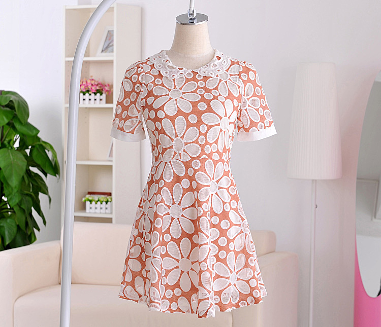 ชุดเดรสผ้าลายดอกไม้สีส้มอิฐ ส่งฟรี ems