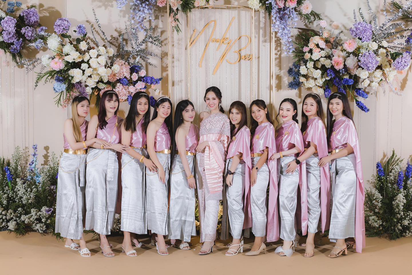 ชุดเพื่อนเจ้าสาว (สไบ+ผ้าถุง)