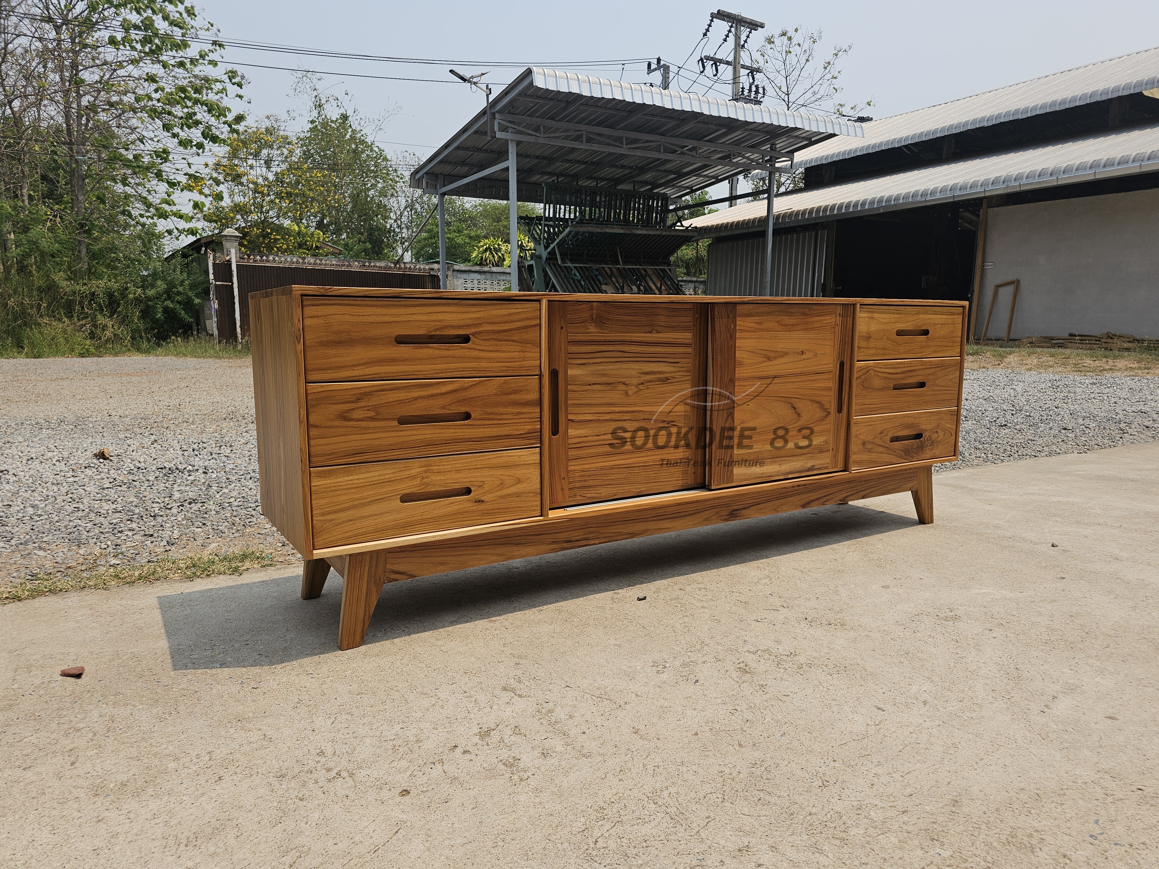 ไซด์บอร์ดบานเลื่อน