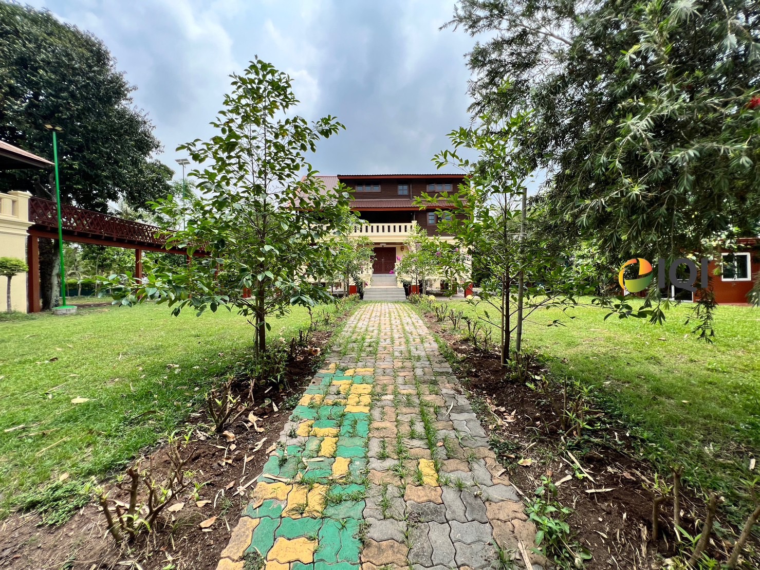 ขาย ที่ดินพร้อมสิ่งปลูกสร้าง บ้านเดี่ยว 3 ชั้น ต.ปากน้ำ อ.บางคล้า ผังเมืองสีเขียวอ่อน