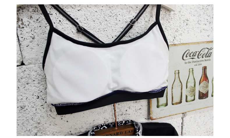 ชุดว่ายน้ำแขนยาว ชุดว่ายน้ำ 3 ชิ้น เสื้อ,บรา และกางเกงขาสั้น ส่งฟรี ems