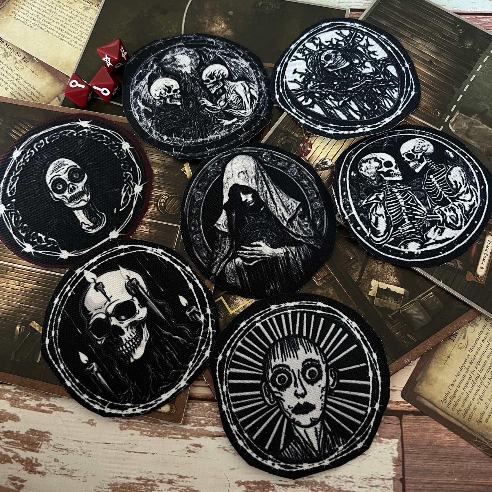 ตัวรีดติดเสื้อ Black White skull ผ้าแคนวาสพิมพ์ลาย ตกแต่งเสื้อผ้า Canvas Iron on Patch