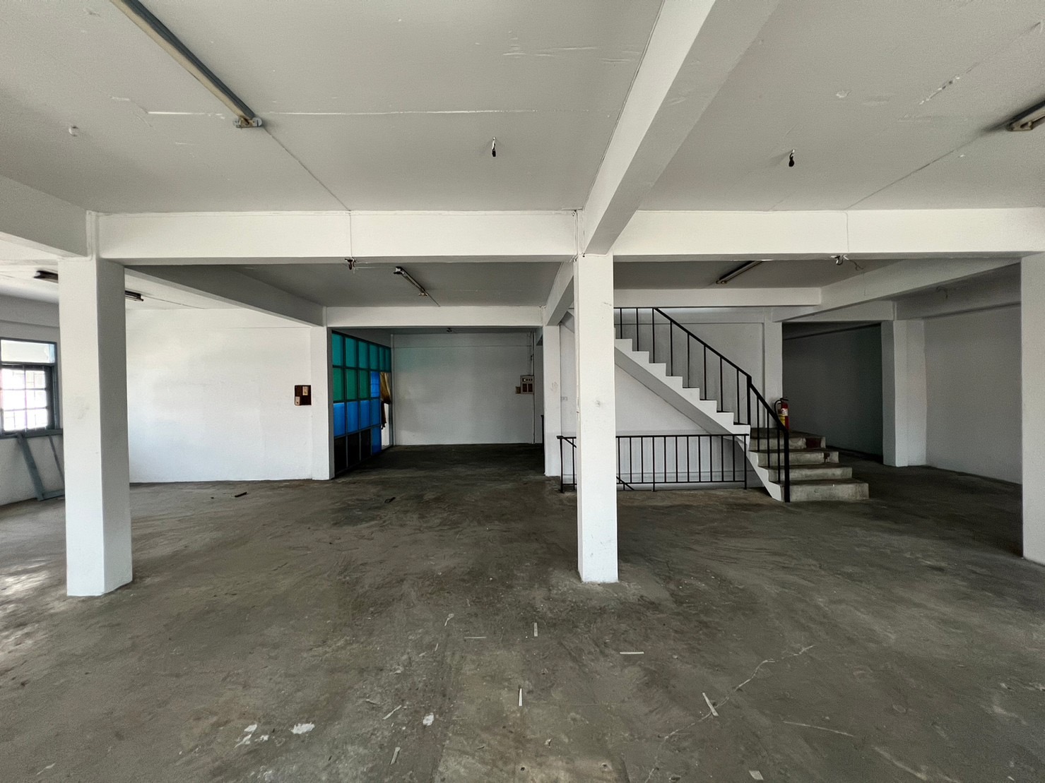 ขาย/ให้เช่า อาคารพาณิชย์ 3 คูหา 4 ชั้นครึ่ง ตั้งอยู่พระราม 3 ซอย 19