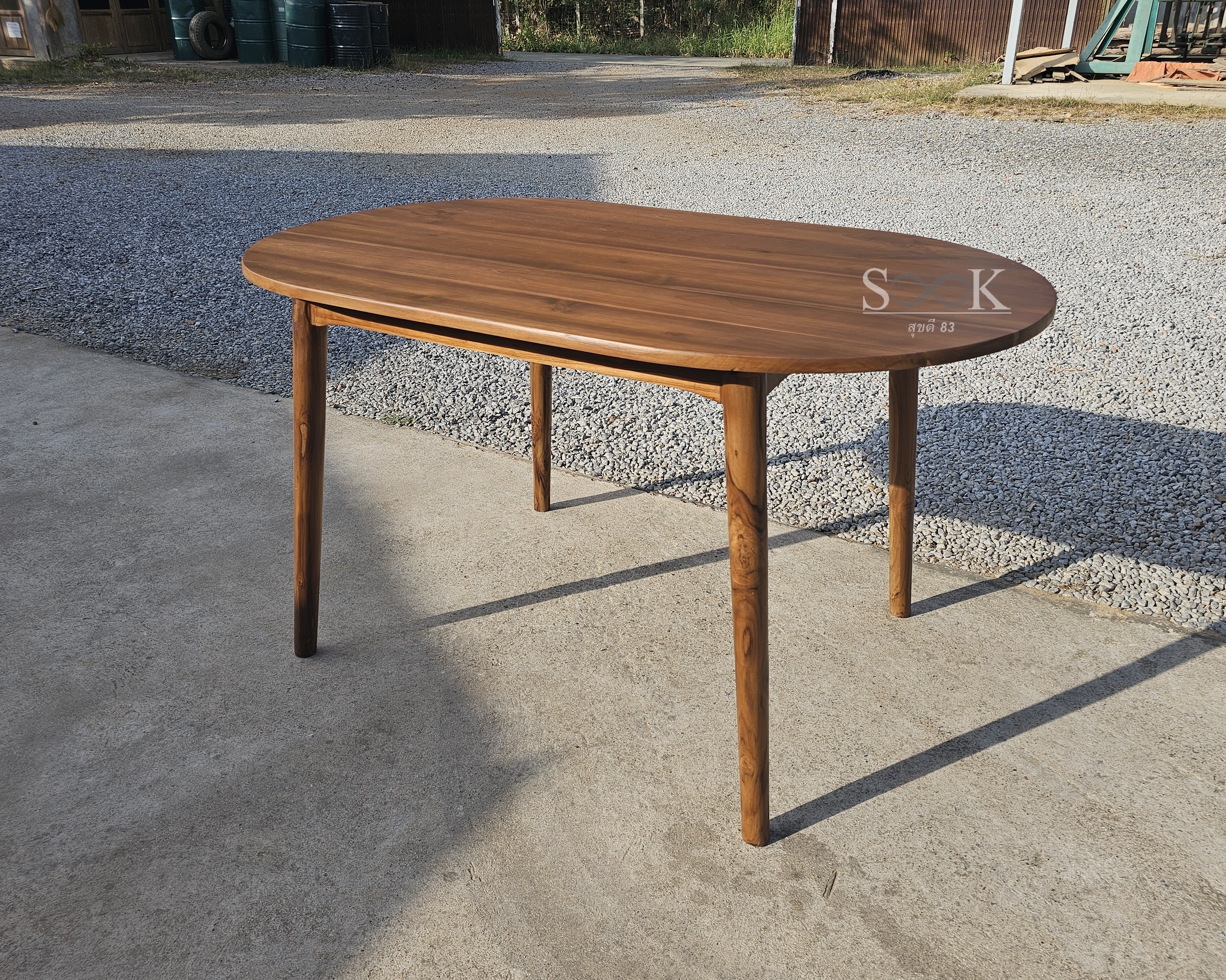 โต๊ะวงรีมินิมอล