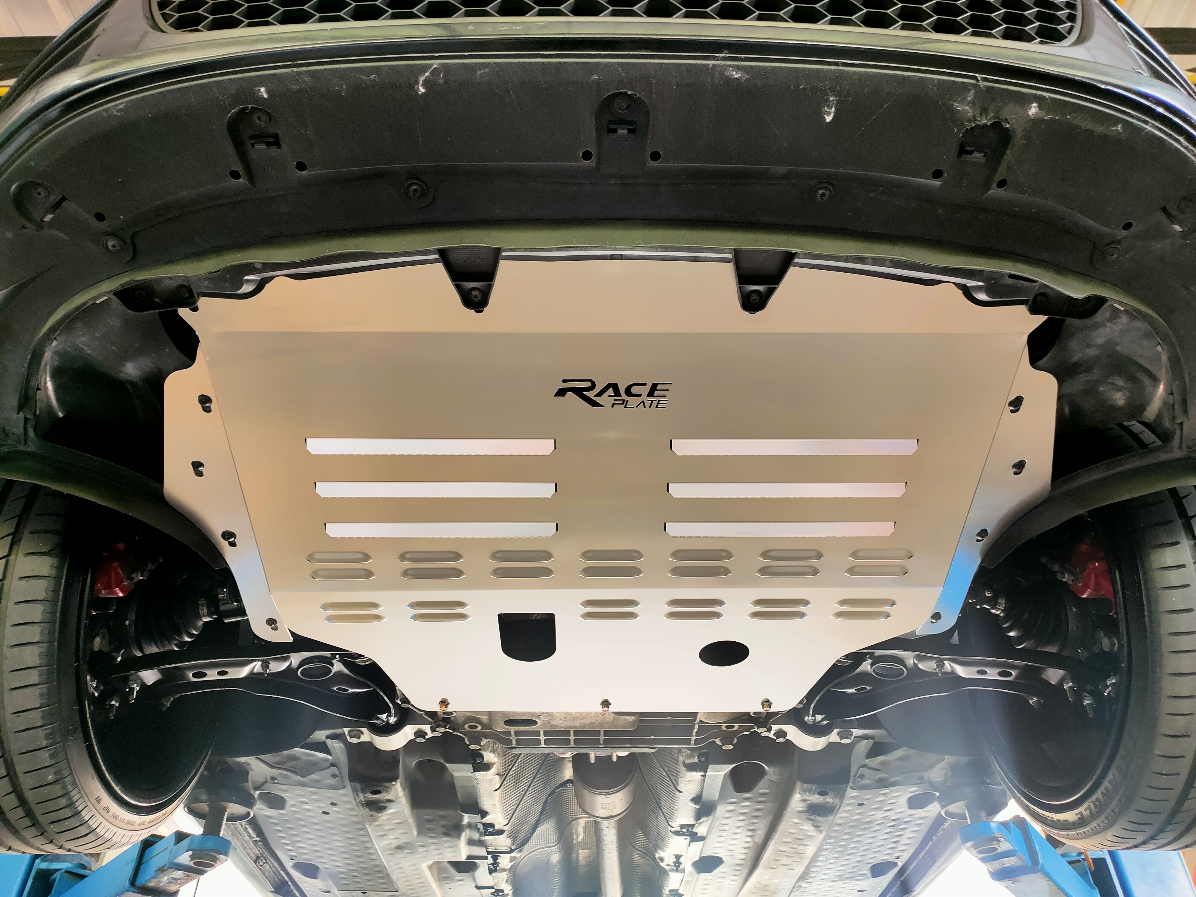 แผ่นปิดใต้ห้องเครื่องอลูมิเนียม Volkswagen Golf MK6 Raceplate_Undertray