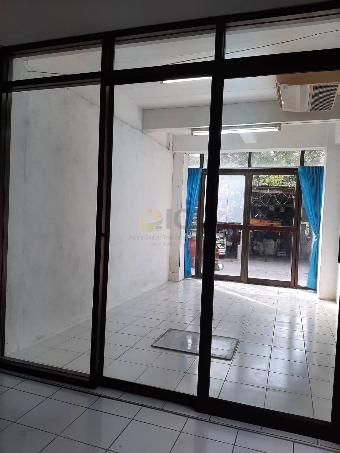 ขาย ตึกแถว 4.5 ชั้น จรัญสนิทวงค์ ซอย 4 ใกล้ (วัดท่าพระ) MRT ท่าพระ