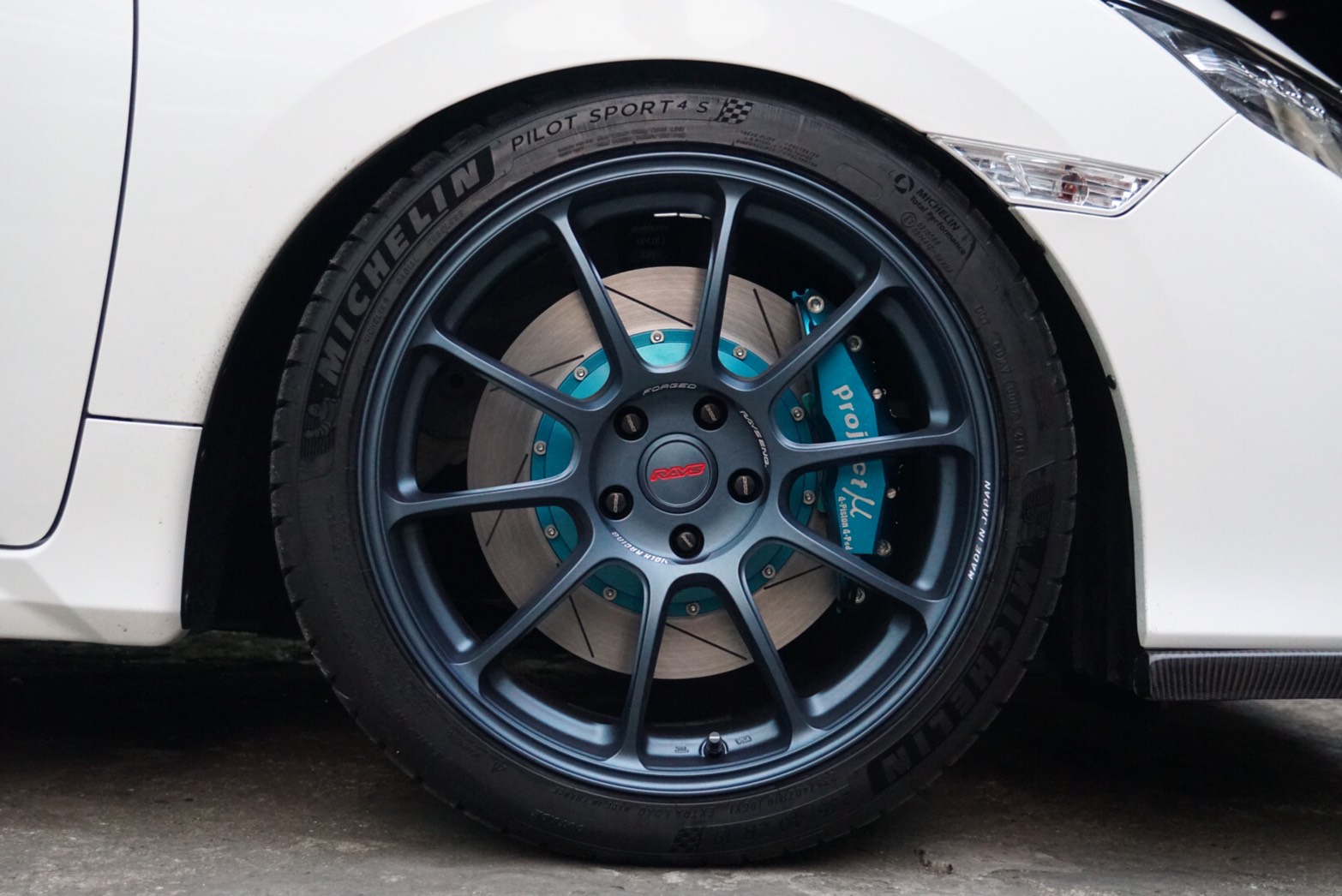 Honda Civic FK (Hatchback) + ZE40 19” + Project Mu