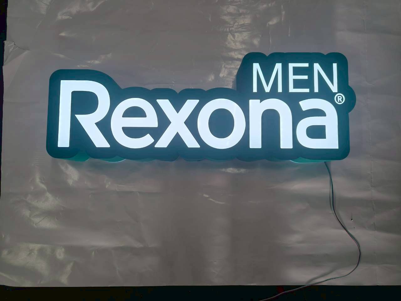 ป้ายกล่องไฟไดคัท Rexona ป้ายไฟโลโก้ไดคัท
