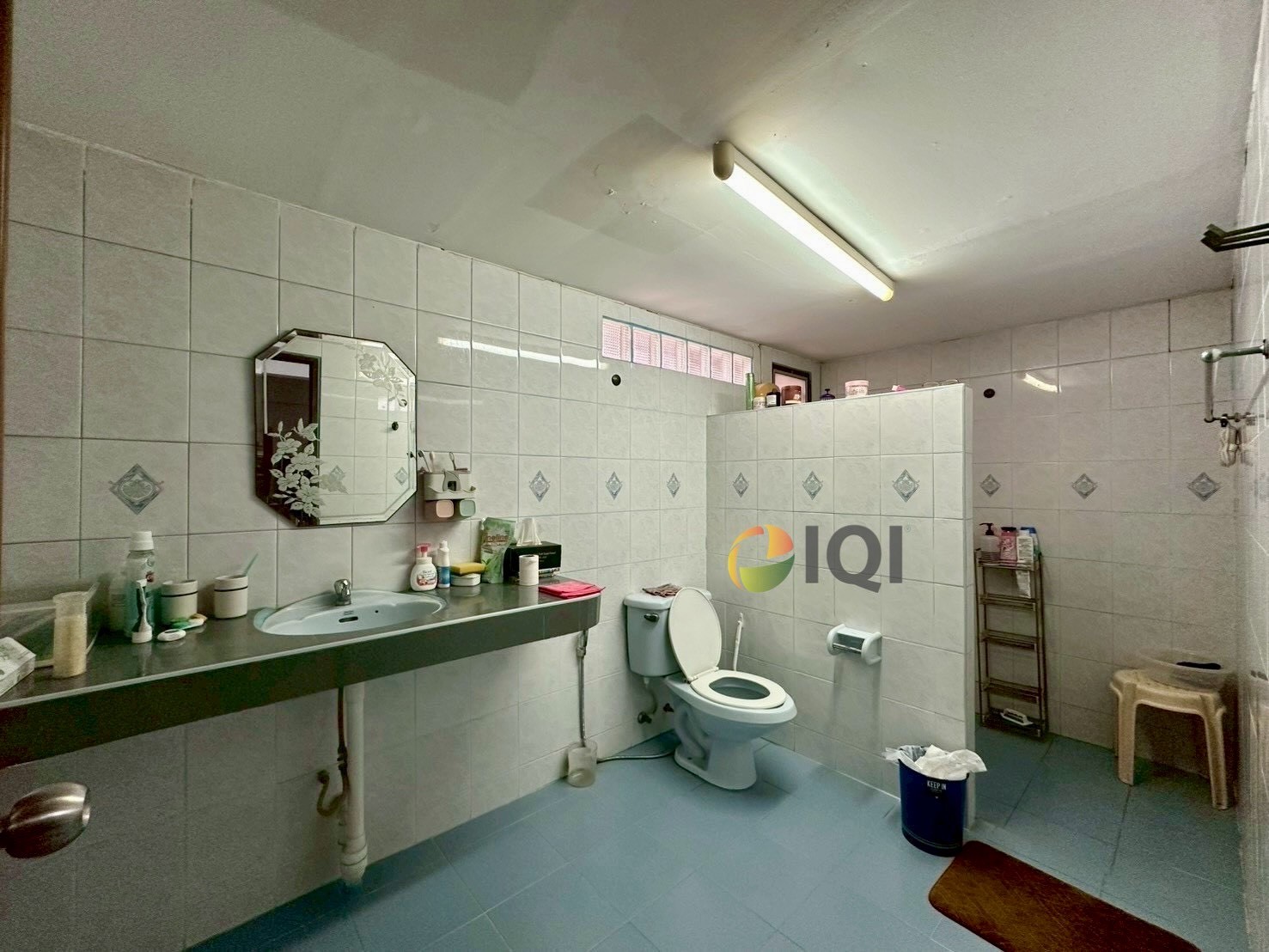 ขายอาคารพาณิชย์ 5 ชั้น 2 คูหาติดกัน ถนนหนามแดง - บางพลี ใกล้รถไฟฟ้า 2 สาย และใกล้ทางด่วน