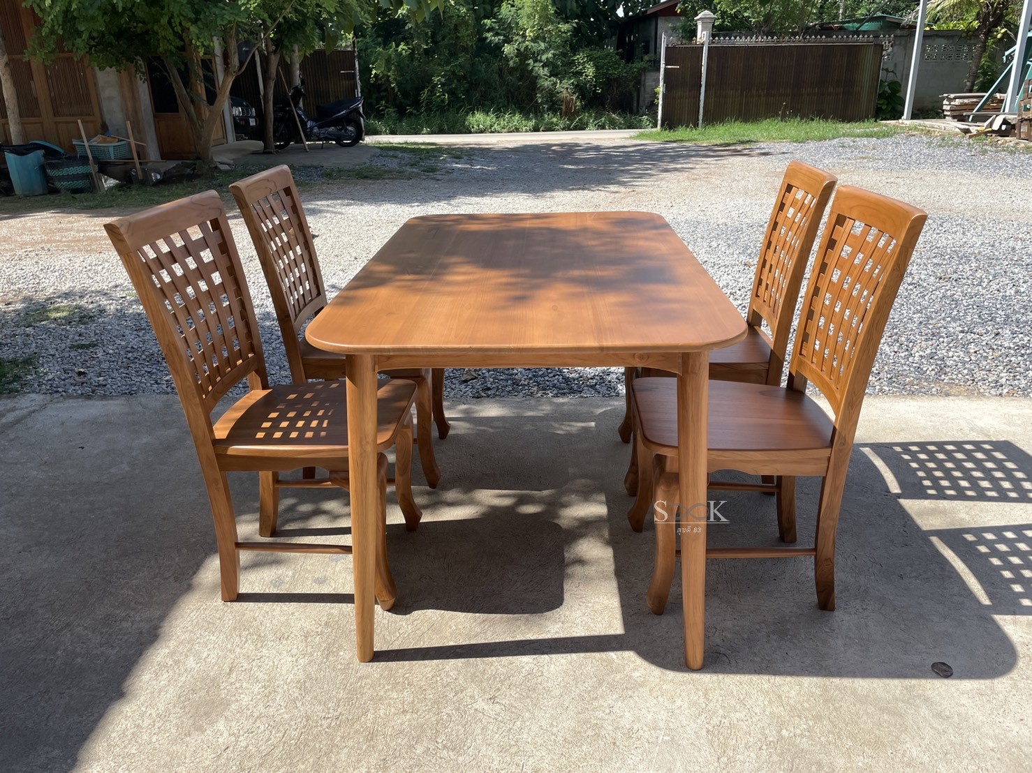 ชุดโต๊ะกินข้าวขาเดฟ เก้าอี้พนักสก๊อต