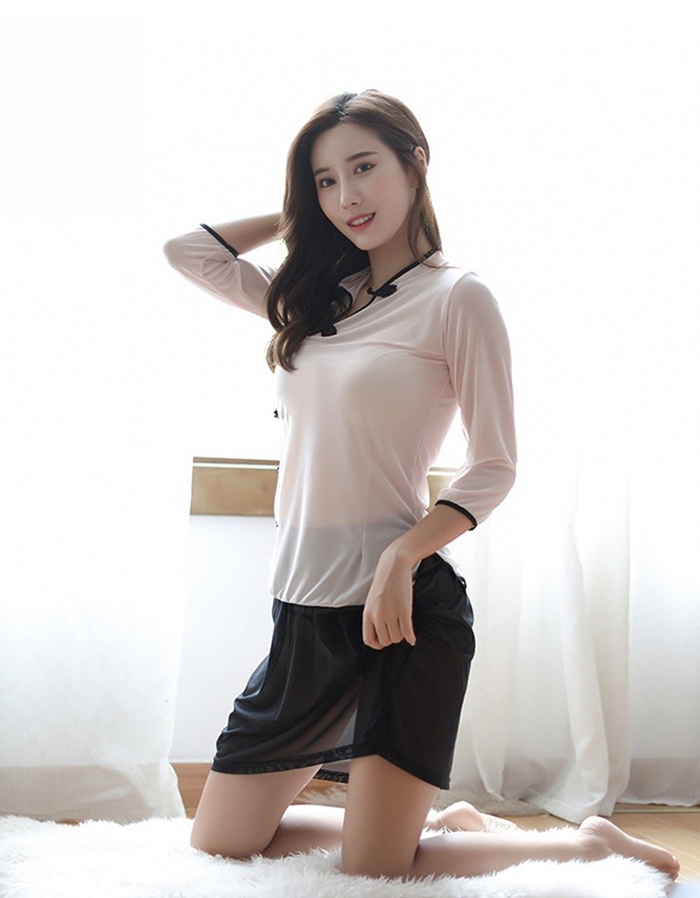 C8002 ชุดนักเรียนจีนแบบโบราณ ชุดนักเรียนจีนสไตล์วินเทจย้อนยุคมาในแบบ2ชิ้นประกอบไปด้วย เสื้อแขนยาวคอจีนแต่งกระดุมเชือกเป็นผ้าซีทรูเนื้อนิ่มๆและกระโปรงซีทรูสีดำขอบเป็นยางยืดตามรูปเลยค่ะ