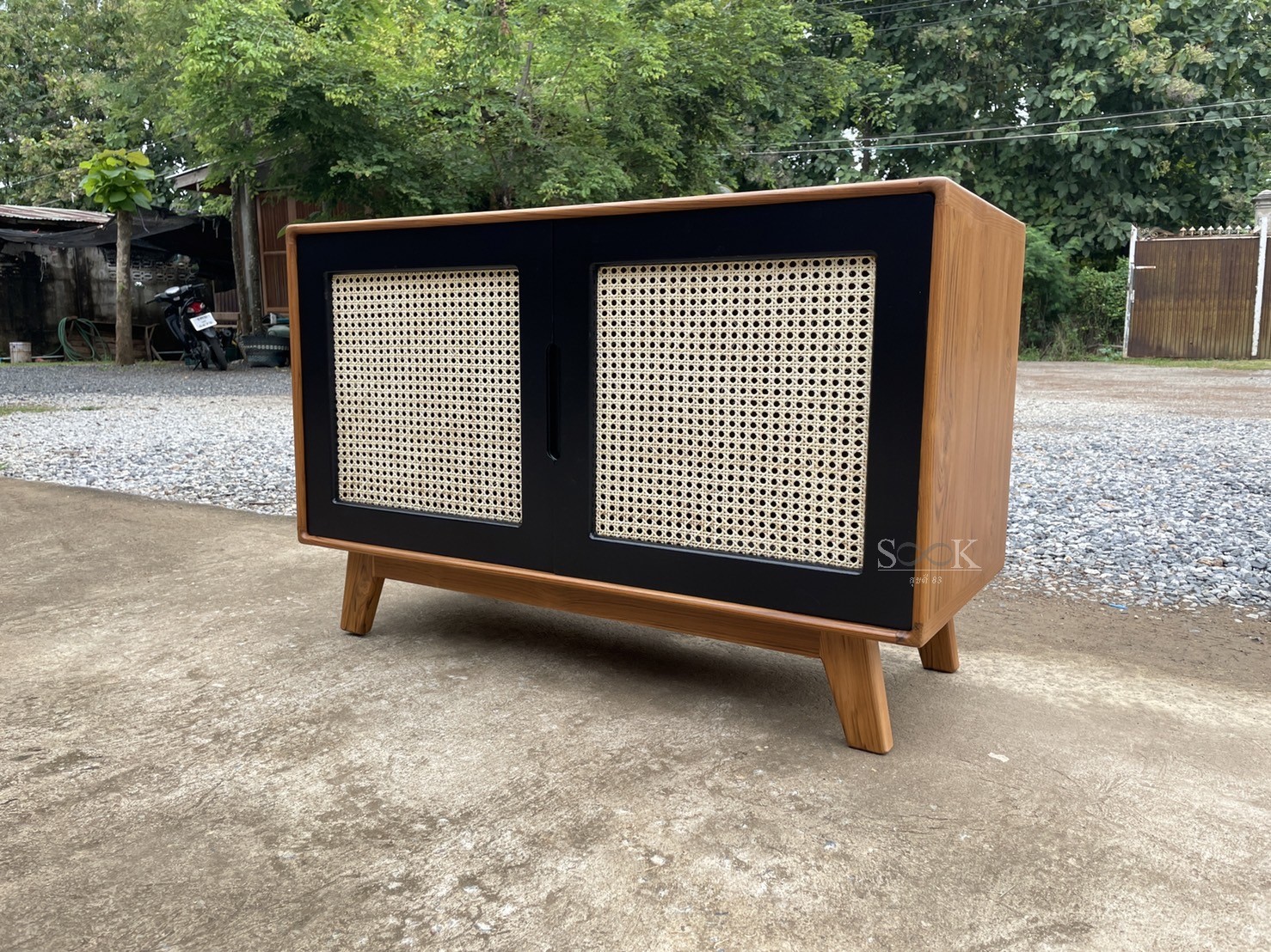 ตู้มินิมอลบานหวาย (สีสัก)