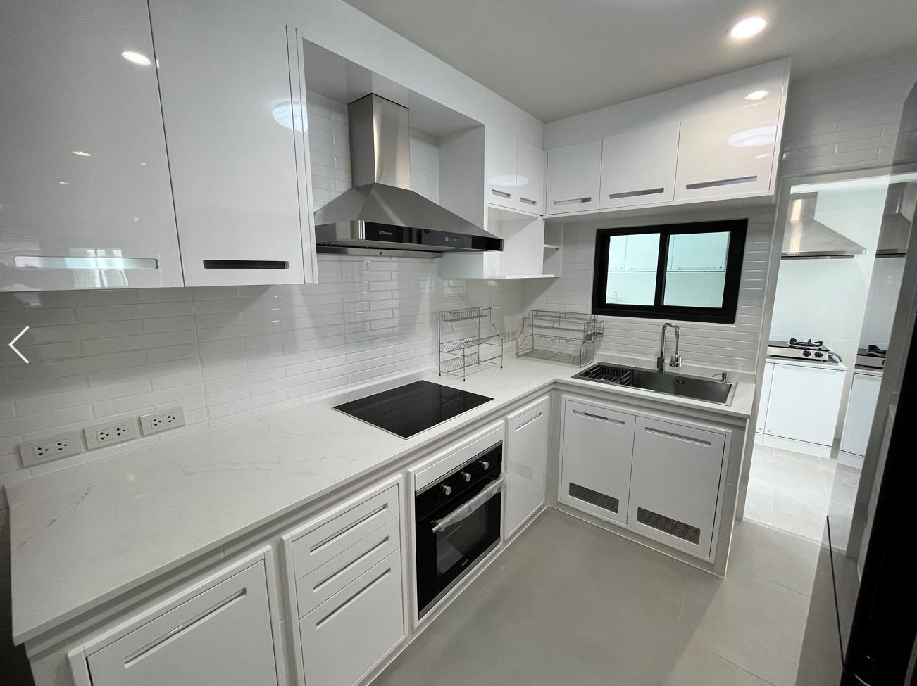 ให้เช่า บ้านเดี่ยว ซอย พหลโยธิน 9 โซน อารีย์ ขนาด 400 ตรม. 1 งาน 9 ตร.วา 4 ห้องนอน 4 ห้องน้ำ 2 ชั้น เหมาะทั้งอยู่อาศัยและทำเป็น Home Office