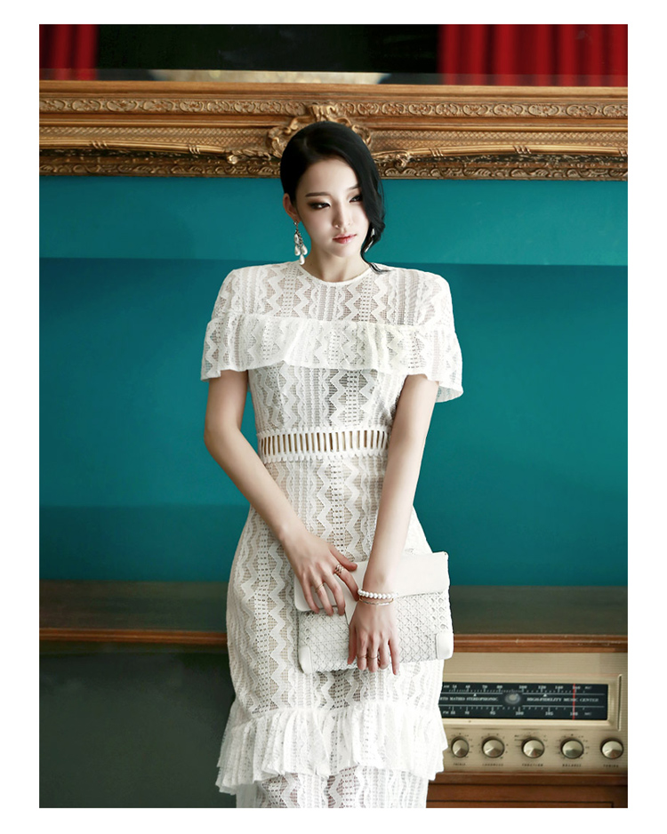 ชุดเดรสยาวผ้าลูกไม้สีขาว ส่งฟรี ems