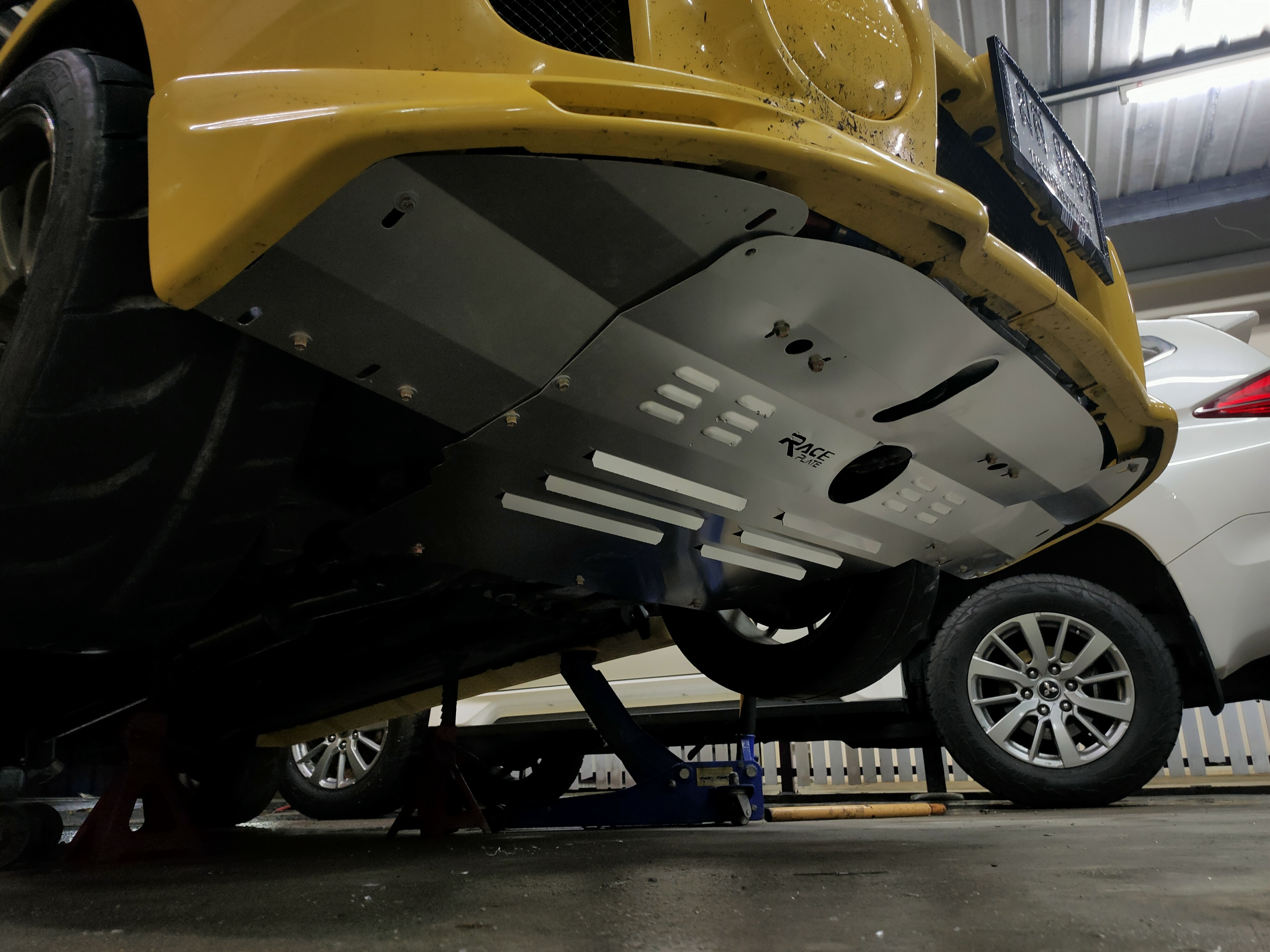 แผ่นปิดใต้ห้องเครื่องอลูมิเนียม Mitsubishi Lancer Evolution 456 Raceplate_Undertray