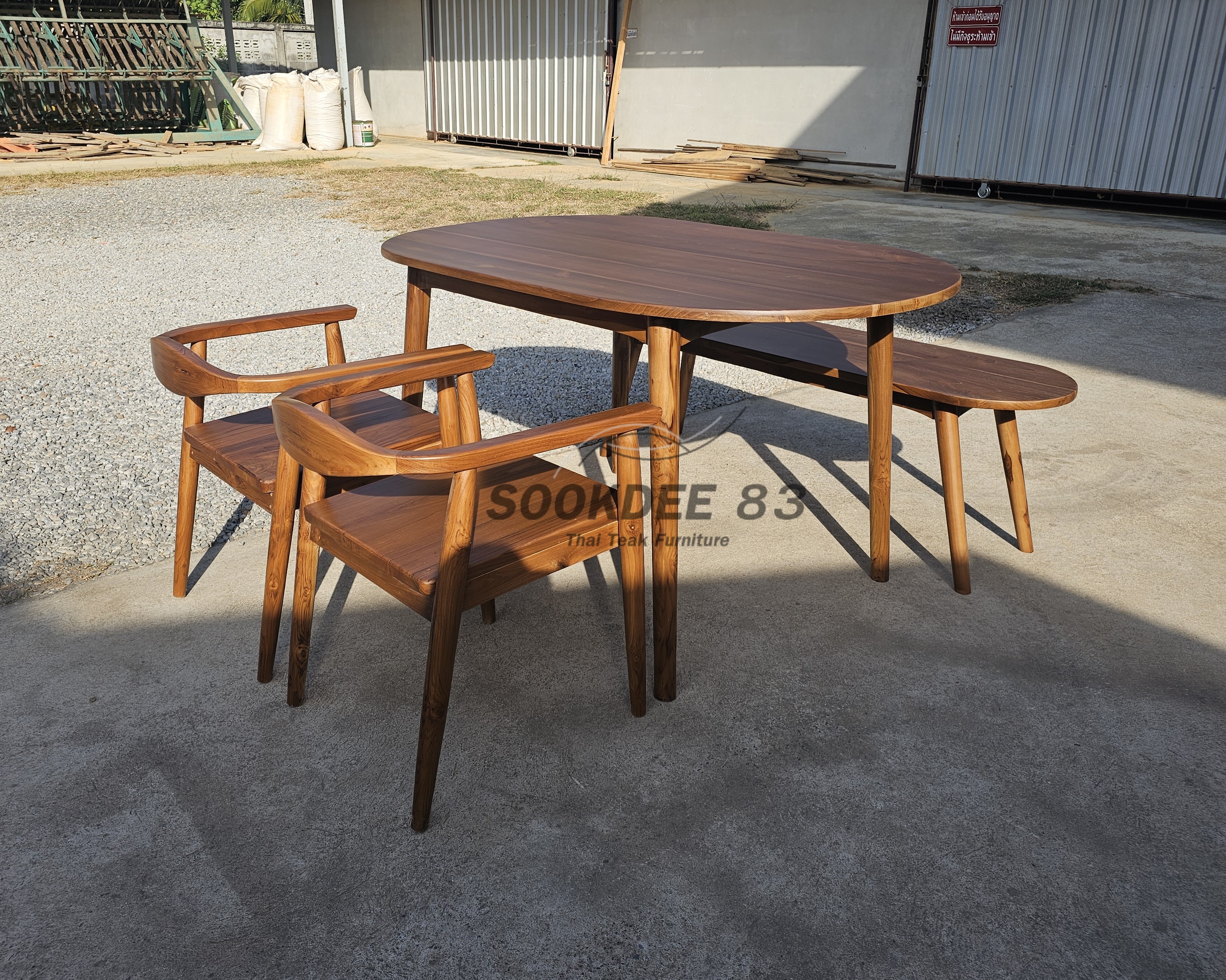 ชุดโต๊ะกินข้าววงรีมินิมอล มานั่งยาว เก้าอี้ฮ่องกง