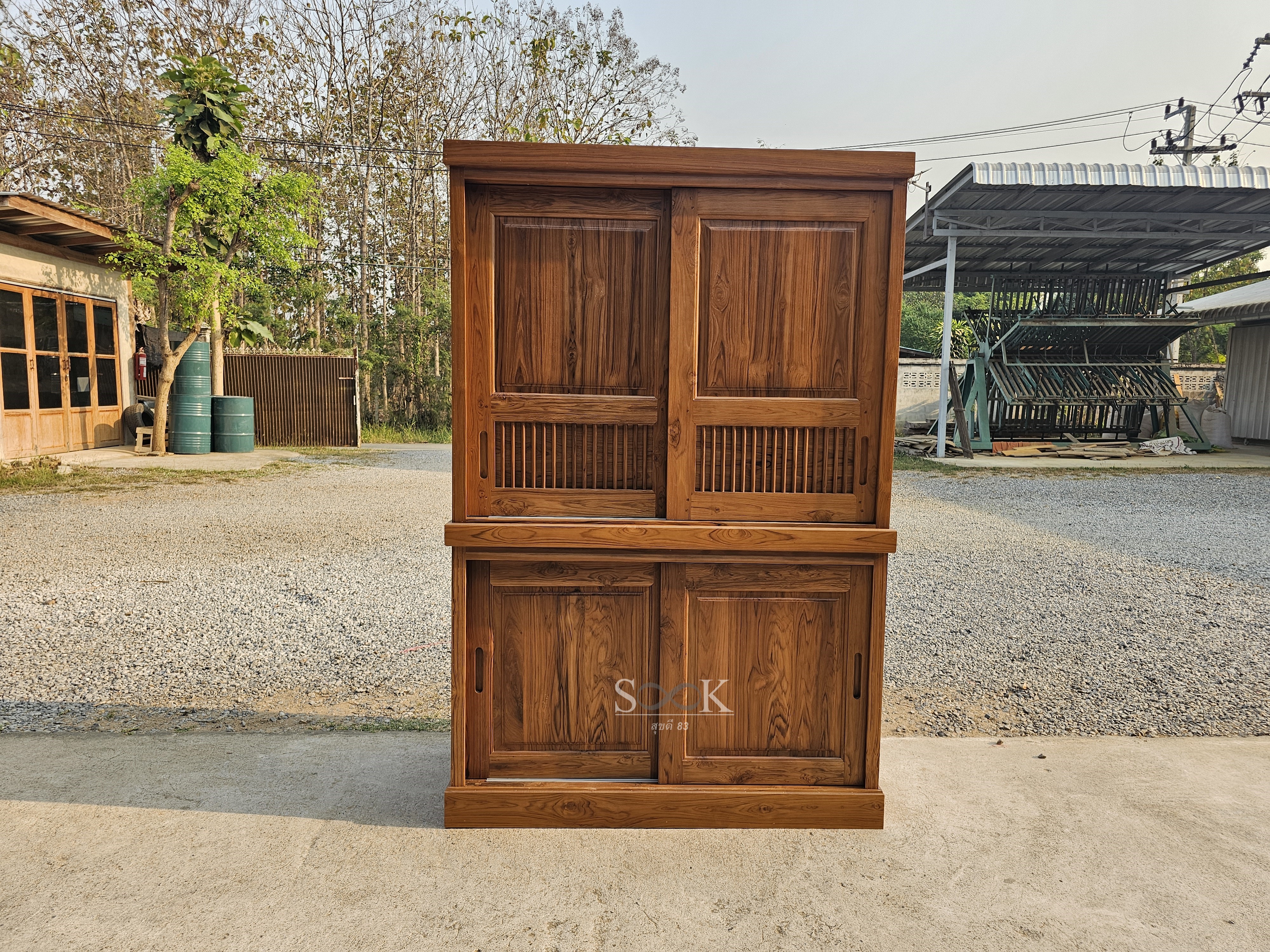 ตู้เสื้อผ้าบานสไลด์แยกท่อนมีชั้นพับผ้า