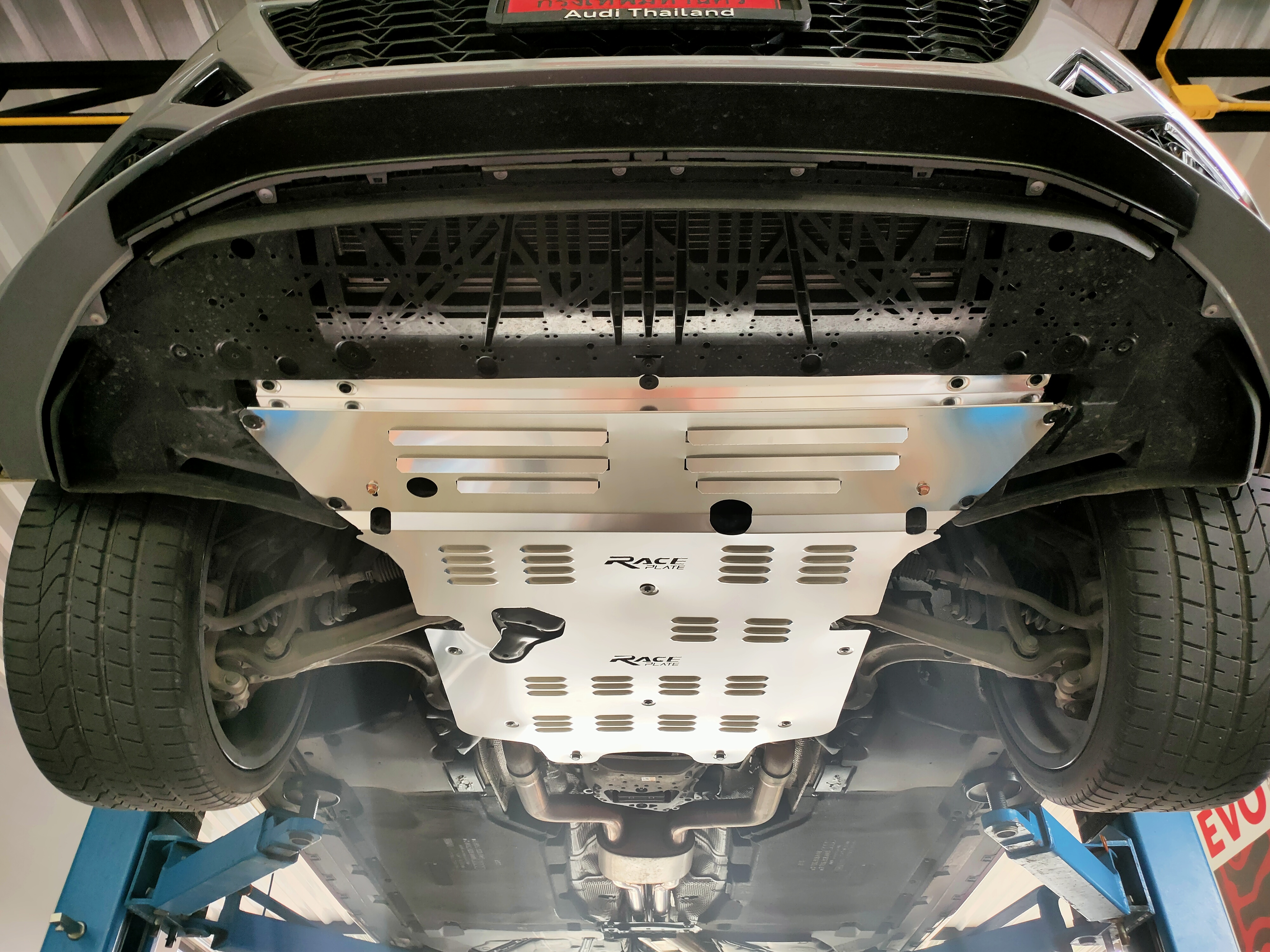 แผ่นปิดใต้ห้องเครื่องอลูมิเนียม Audi A5 2018 Raceplate_Undertray