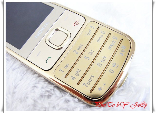 Nokia 6700 Classic Gold Edition