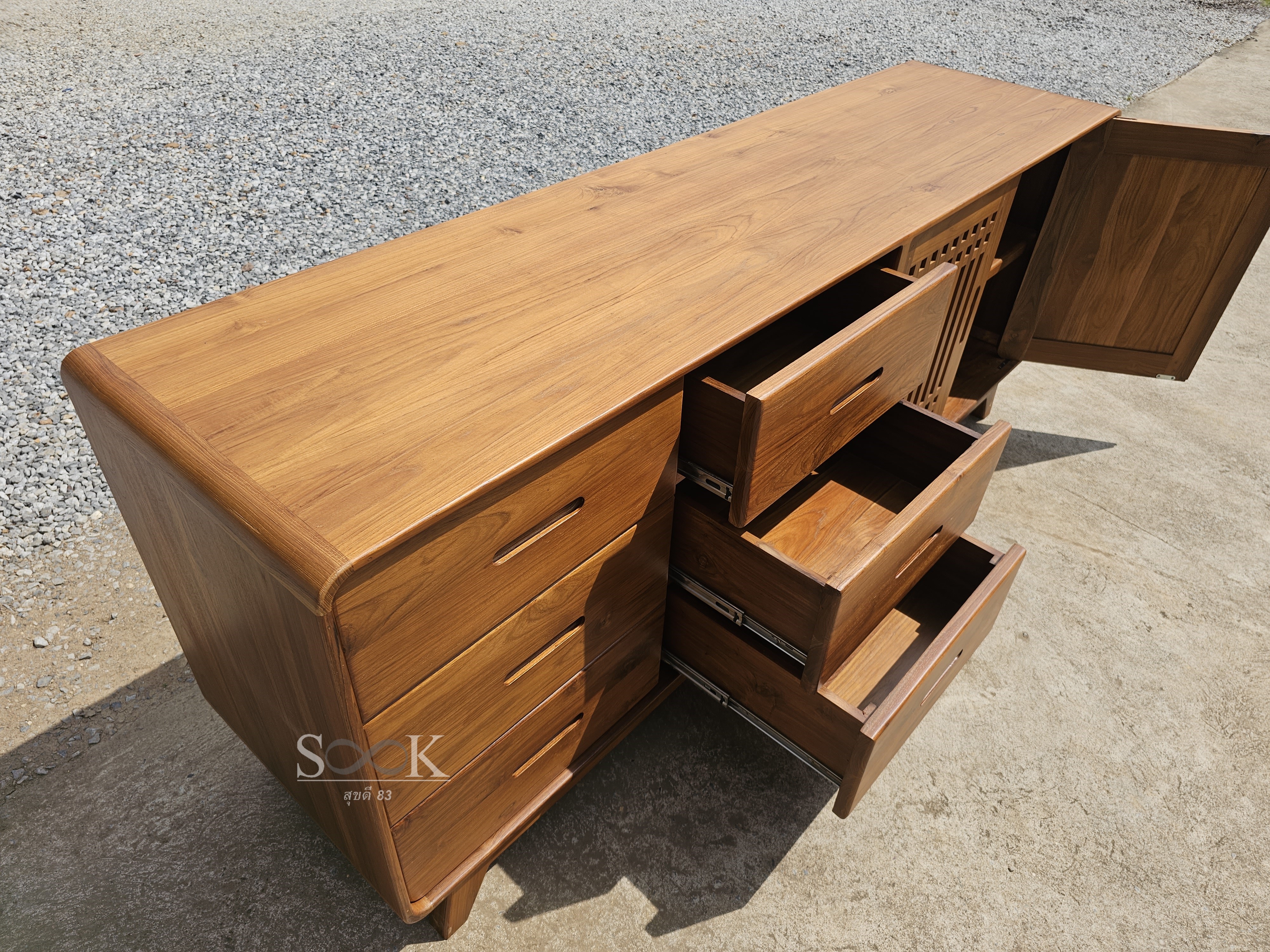 ชั้นวางทีวีแคปซูลบานบาหลี