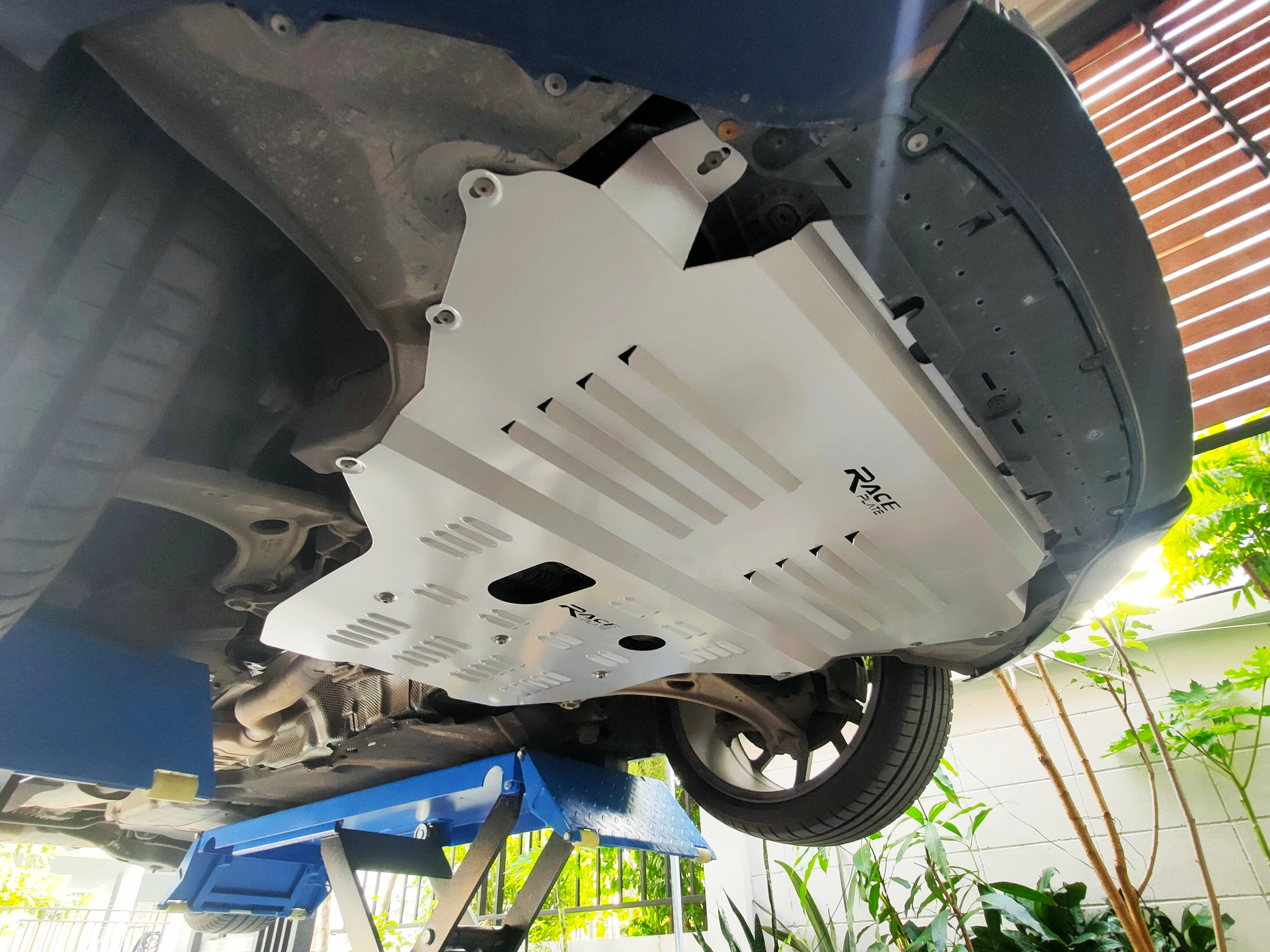 แผ่นปิดใต้ห้องเครื่องอลูมิเนียม Audi TT MK3 2014-23 Raceplate_Undertray